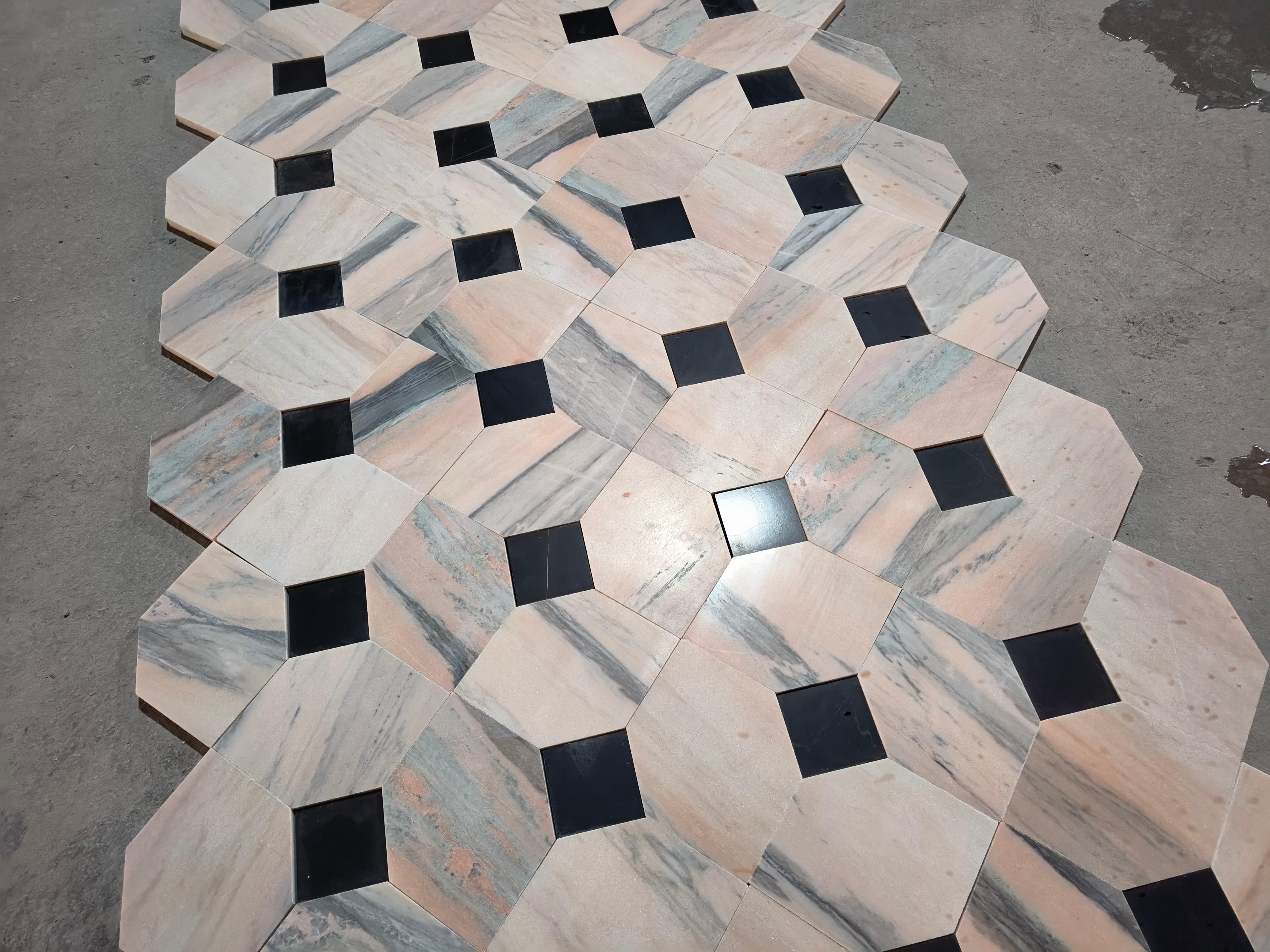 Tapis de sol en marbre ancien de Carrare récupéré et damier ancien italien de Carrare en vente 4