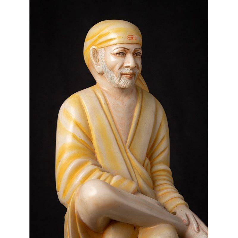 Sai Baba-Statue aus altem Marmor aus Indien im Angebot 2