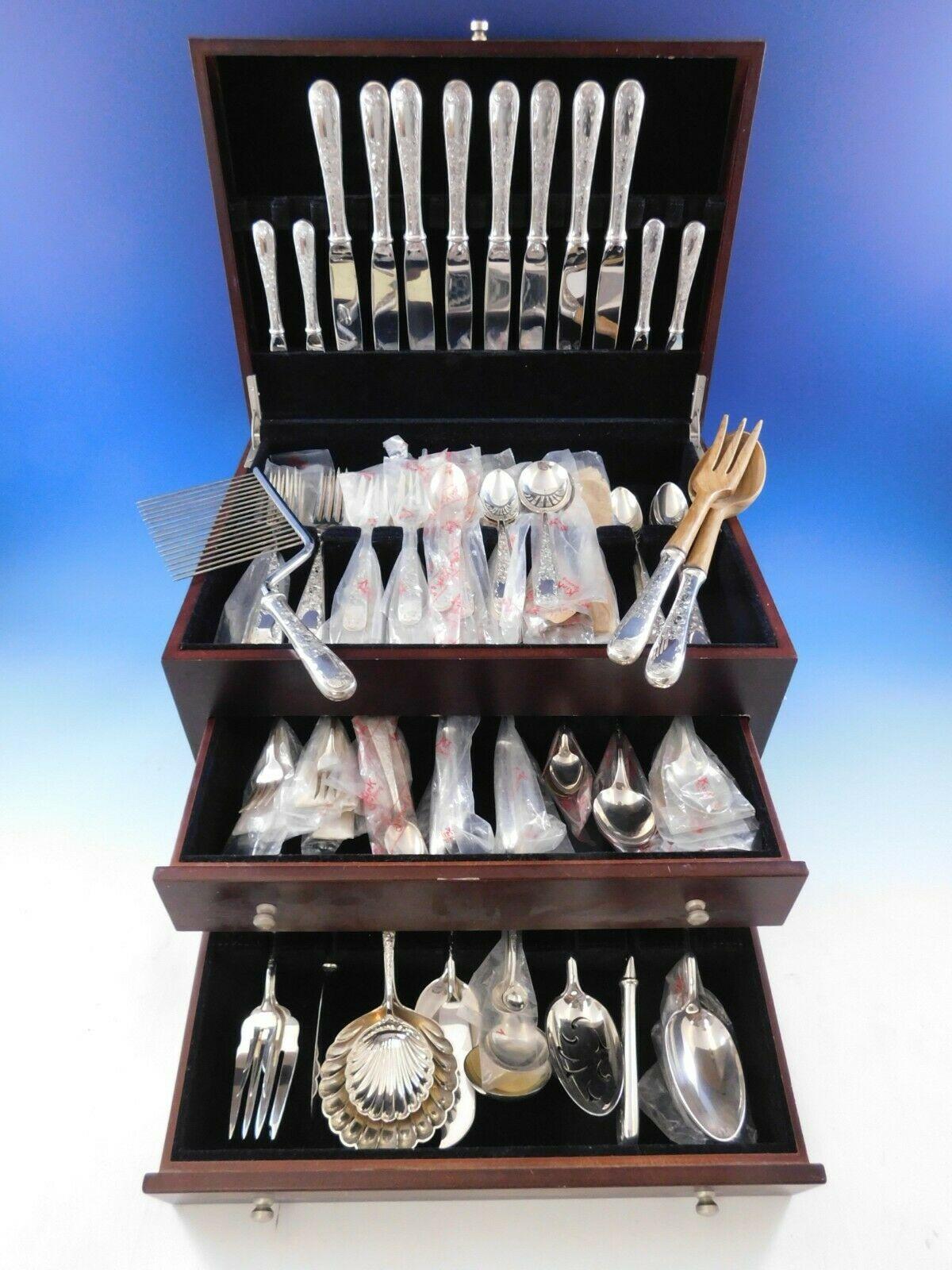 Monumental dinner size old Maryland engraved by Kirk sterling silver flatware set, 108 pieces. This set includes:


8 dinner size knives, 9 3/4