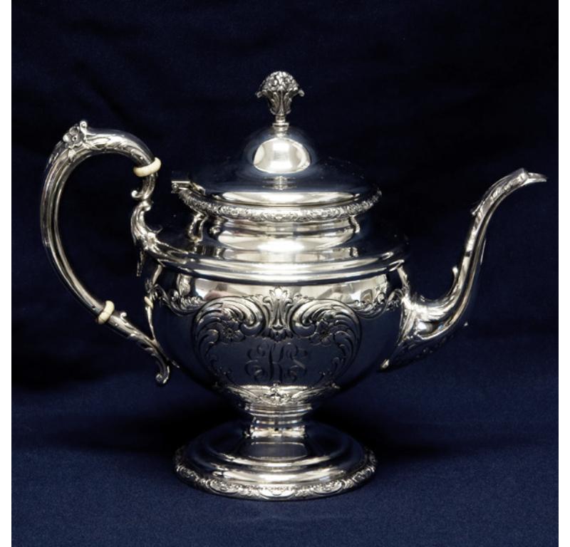 OLD MASTER 5 piece Sterling silver tea/coffee set In Excellent Condition For Sale In Surfside, FL