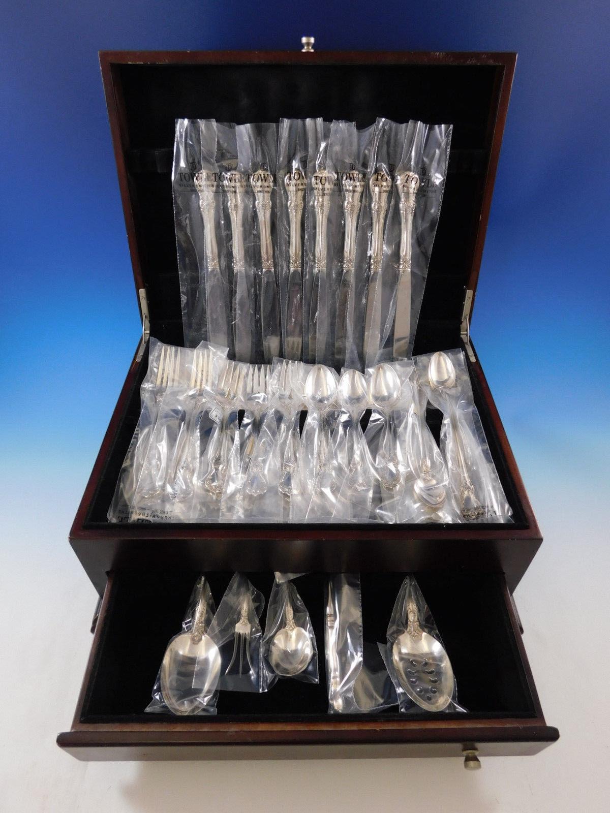 New in factory sleeves old master by Towle sterling silver flatware set, 45 pieces. This set includes:

Eight knives, 8 3/4
