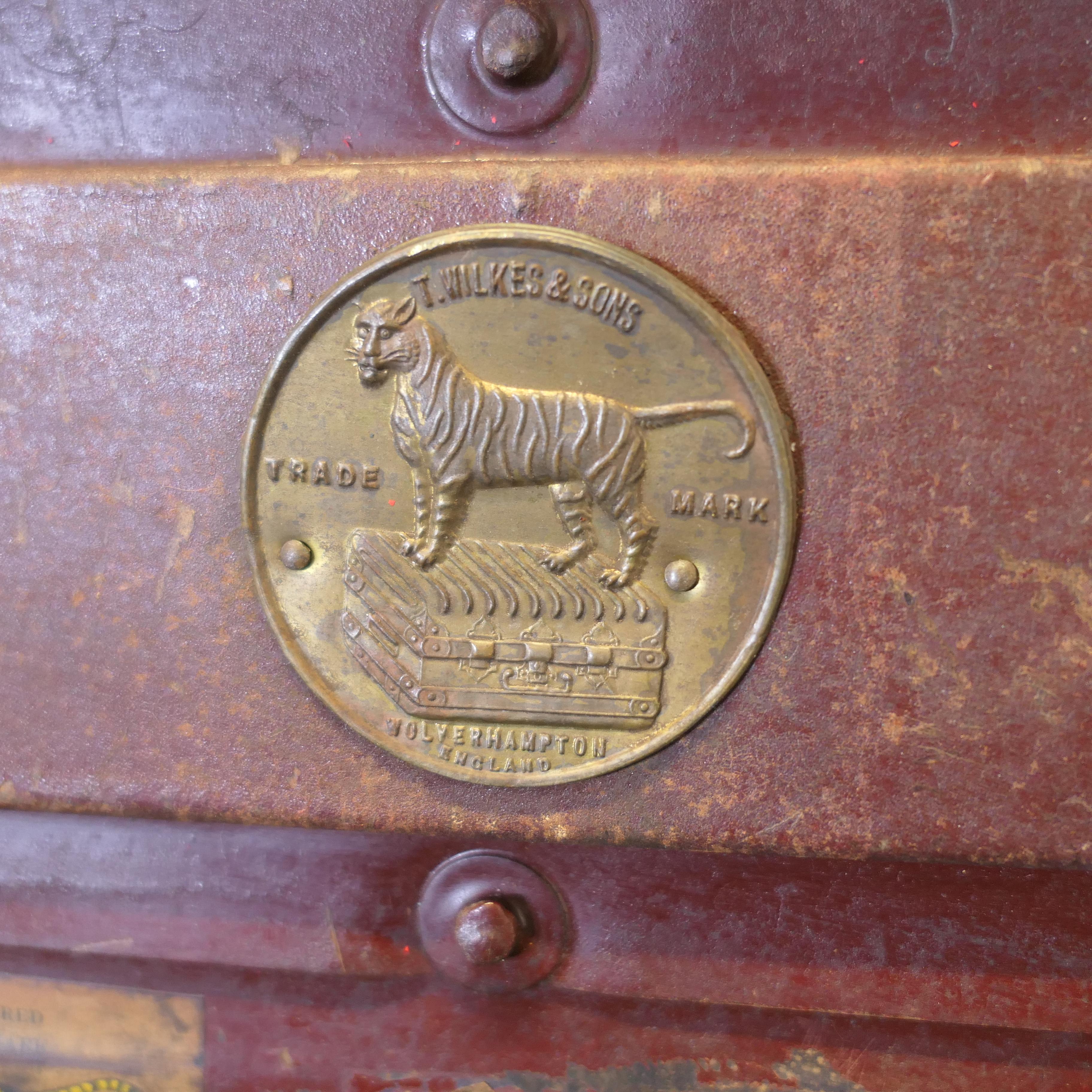 Old Metal (Best Steel) Travel Cabin Trunk, Hand Luggage, by T. WILKES & SONS For Sale 4
