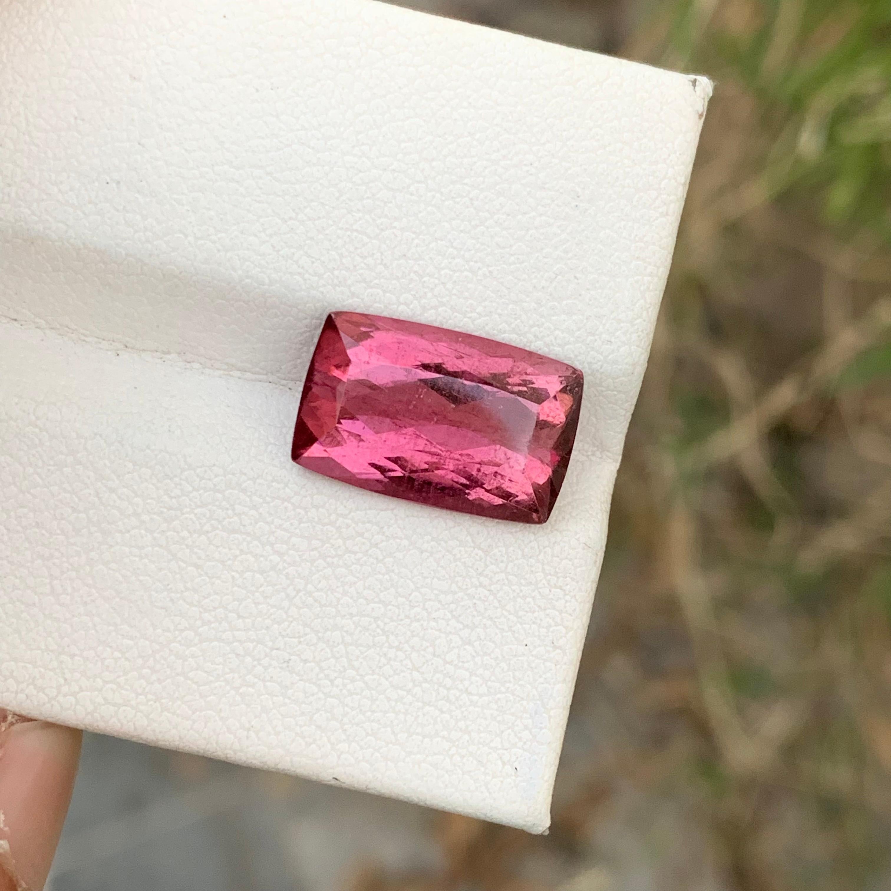 Old Mine 6.90 Carats Natural Loose Rubellite Tourmaline Africa Mine  In New Condition For Sale In Peshawar, PK