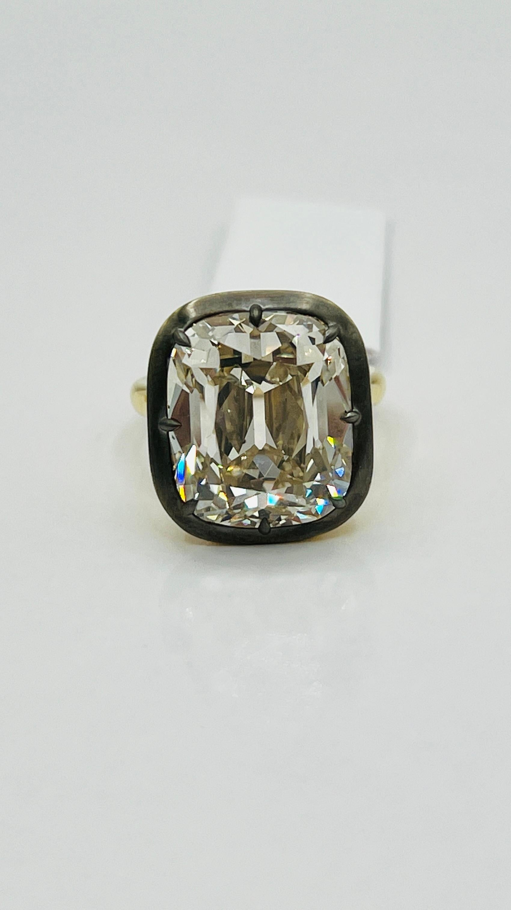 Bague solitaire en or jaune 18K et rhodium noir avec diamant coussin Old Mine Neuf - En vente à Los Angeles, CA