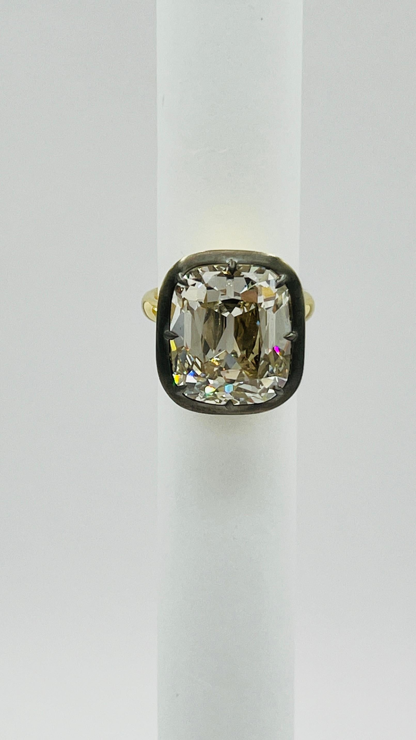 Bague solitaire en or jaune 18K et rhodium noir avec diamant coussin Old Mine Unisexe en vente