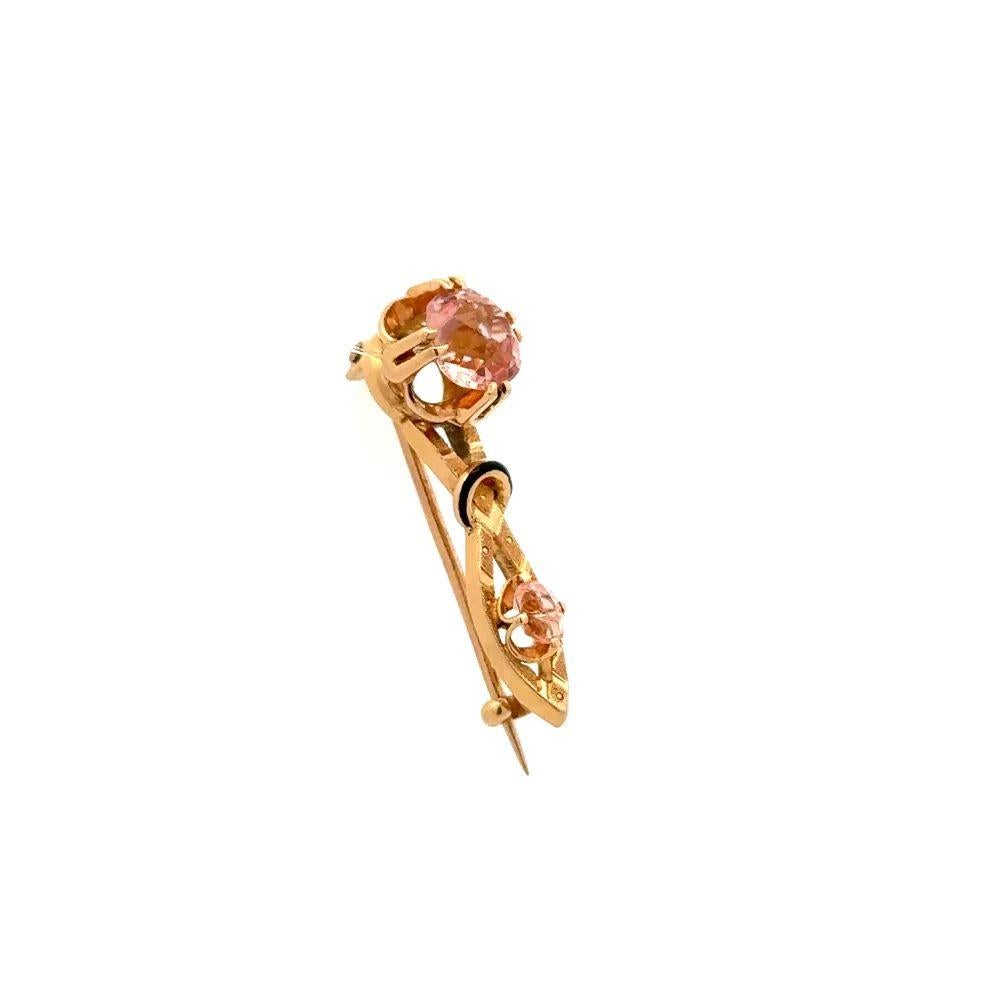 Semplicemente bello! Ciondolo a spilla d'epoca vittoriano Old Mine Cushion Peach Kunzite and Enamel Gold Drop. Incastonato a mano con Kunzite Peach a cuscino della Vecchia Miniera, per un peso di circa 2,5tcw. Realizzato a mano in oro giallo 18