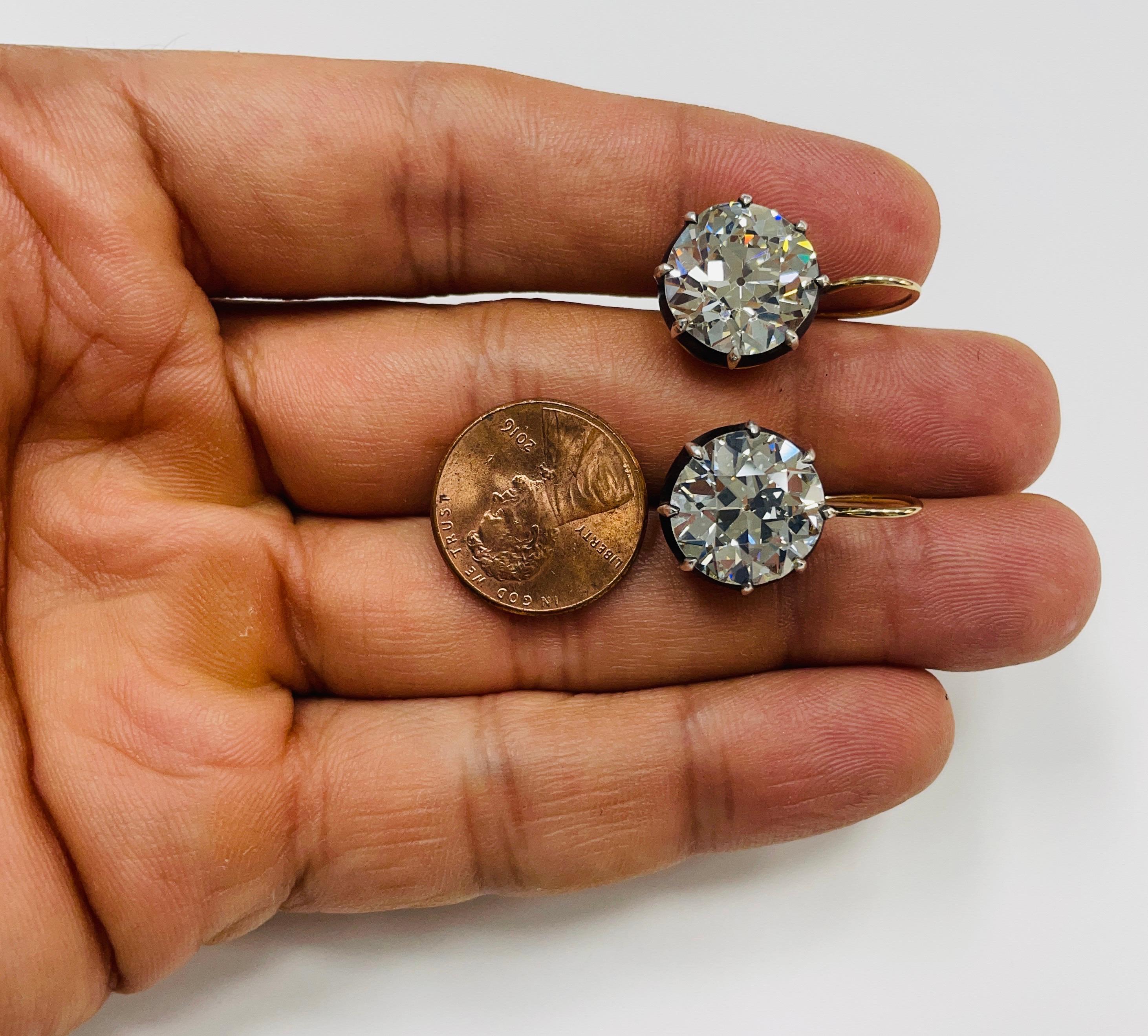 Old Mine Cut 15,93 Karat Diamantohrringe im antiken Stil in Gelbgold. GIA (Alteuropäischer Brillantschliff) im Angebot