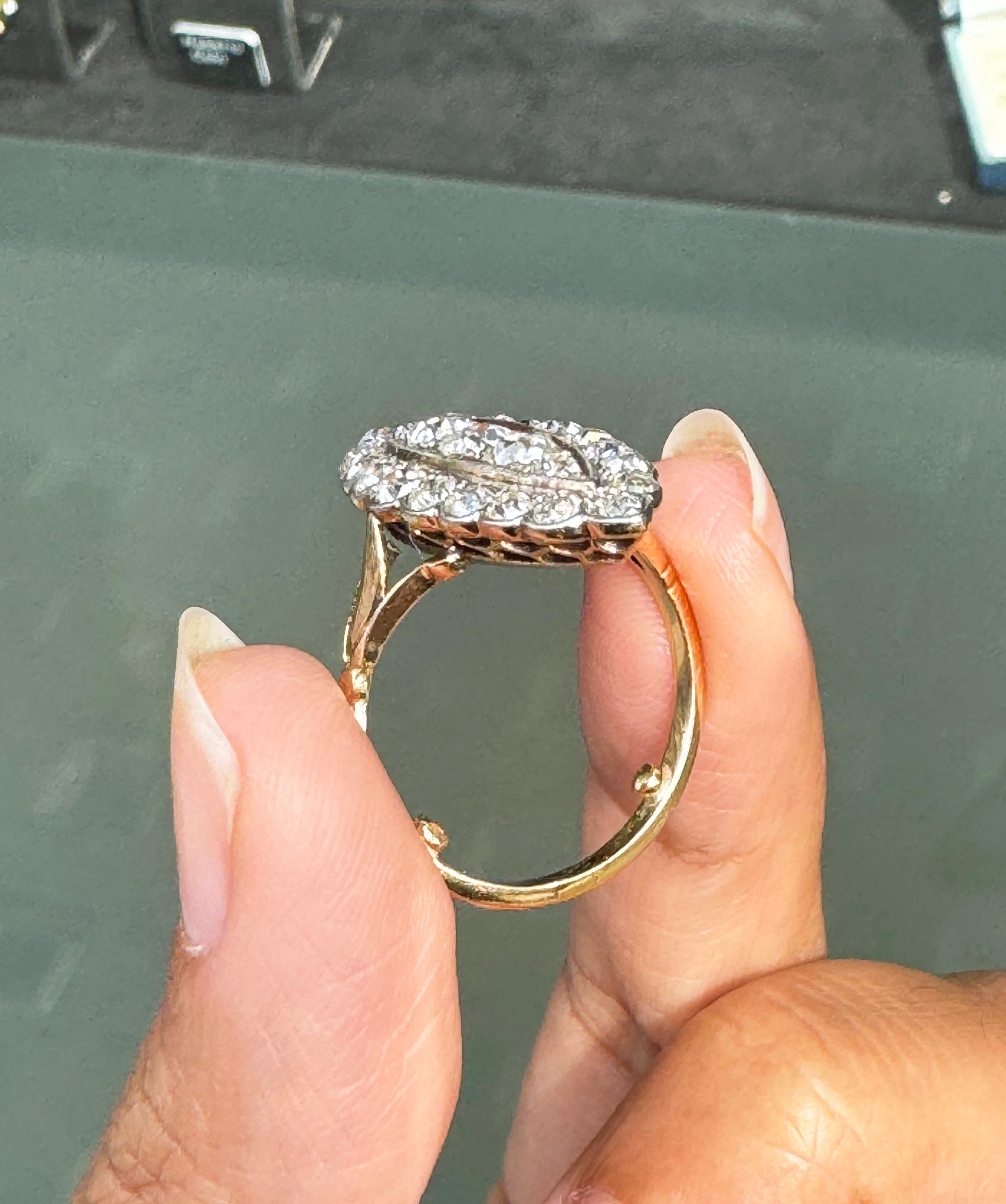 Old Mine Cut Diamant 18 Karat und Platin Marquise-Cluster-Ring in Marquise-Form, um 1910 im Zustand „Gut“ im Angebot in London, GB
