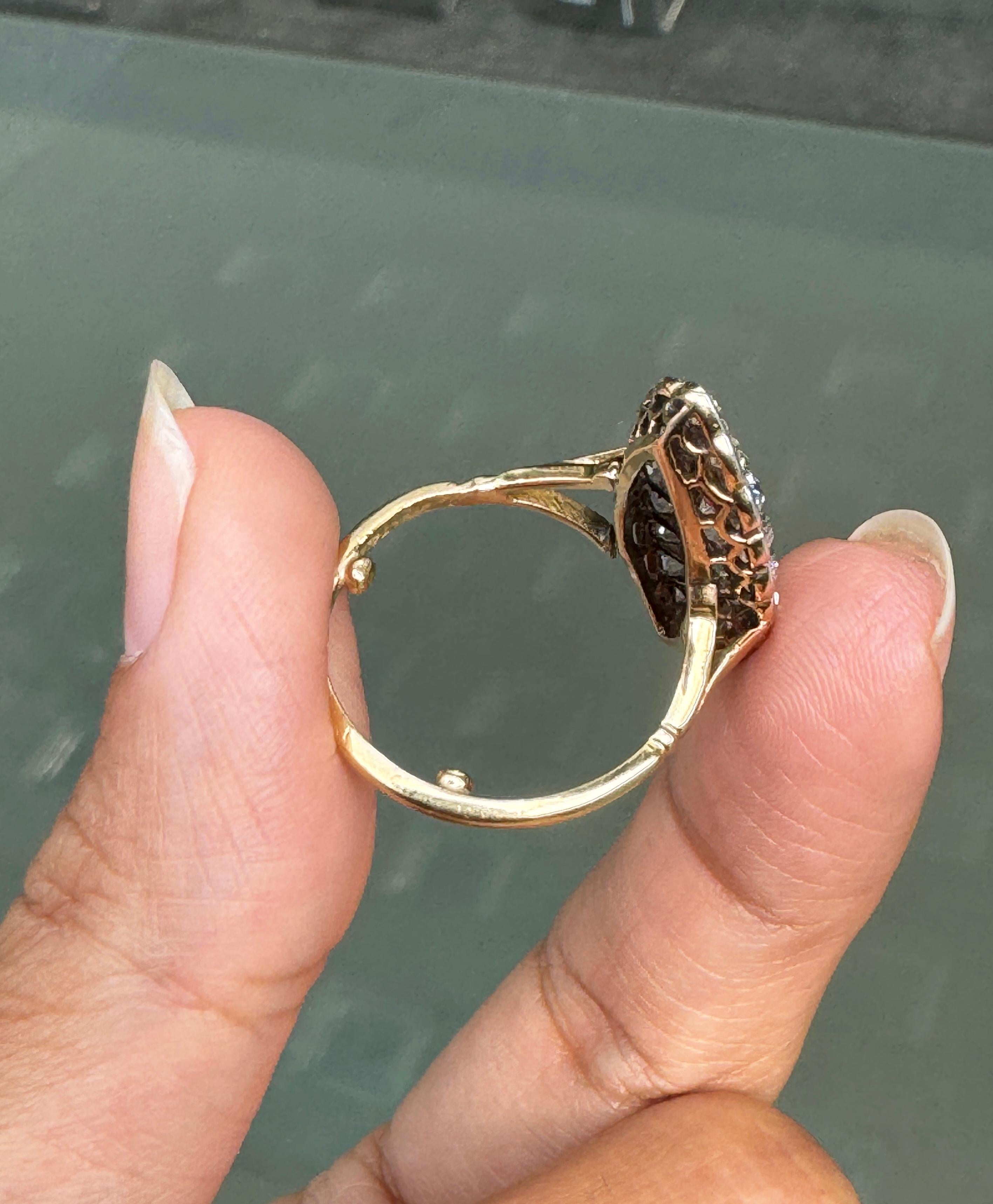 Old Mine Cut Diamant 18 Karat und Platin Marquise-Cluster-Ring in Marquise-Form, um 1910 Damen im Angebot