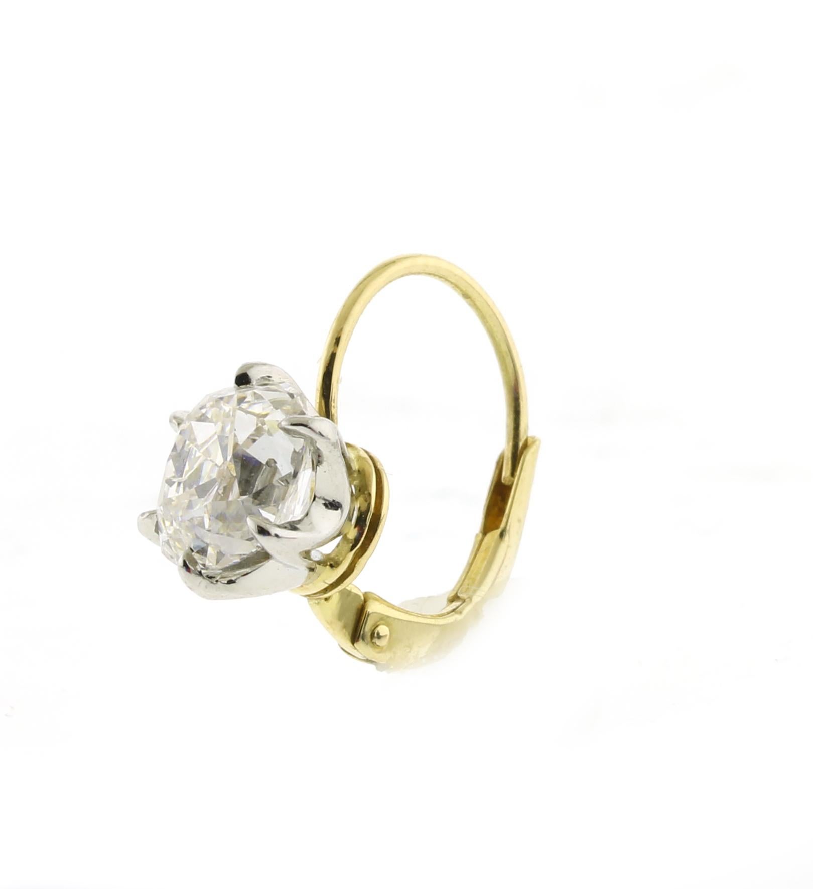 Old Mine Cut Diamond Earrings in 18 Karat Yellow Gold In Excellent Condition For Sale In Bethesda, MD