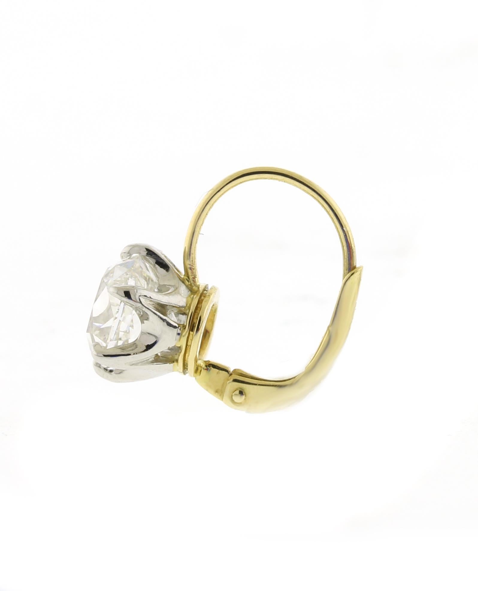 Women's or Men's Old Mine Cut Diamond Earrings in 18 Karat Yellow Gold For Sale