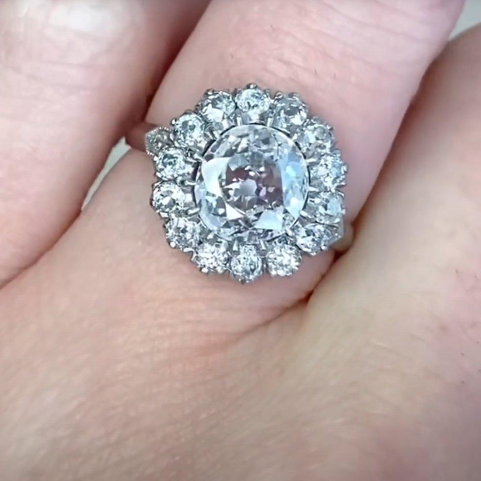 Art déco Bague de fiançailles avec halo en diamant taillé à l'ancienne (Approx. GIA 1,20 carats), platine en vente