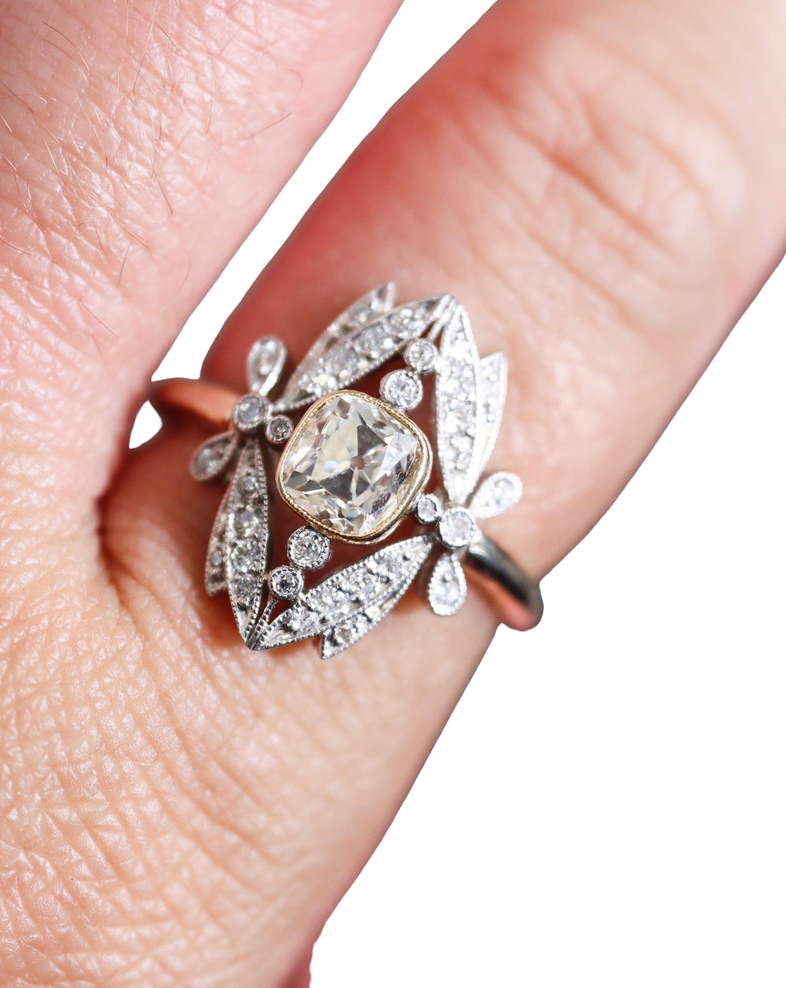 Bague de fiançailles en or avec diamant taille ancienne Excellent état - En vente à New York, NY