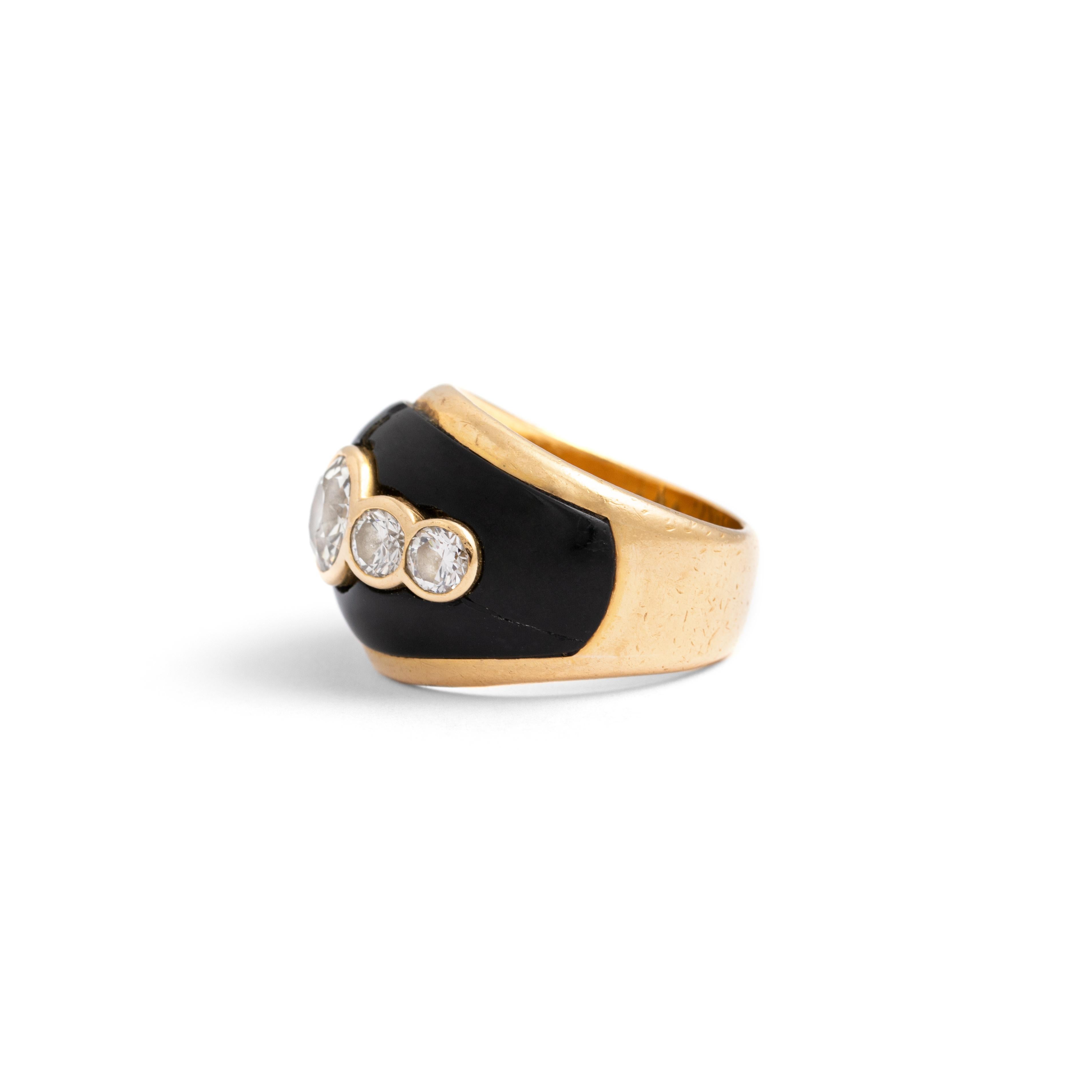 Old Mine Cut Diamond Onyx Yellow Gold 18k Ring For Sale 1