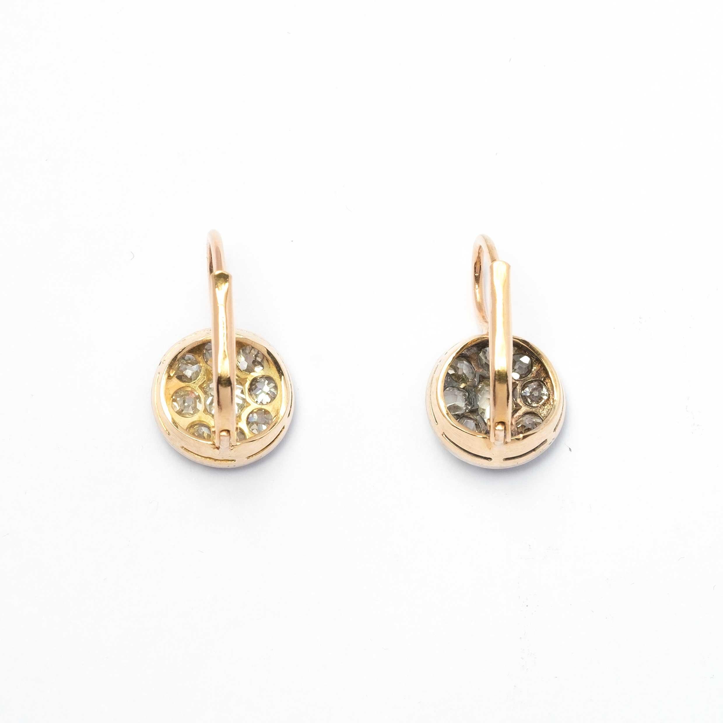 Taille vieille mine Boucles d'oreilles de petite taille en diamant taillé à la mine ancienne en vente
