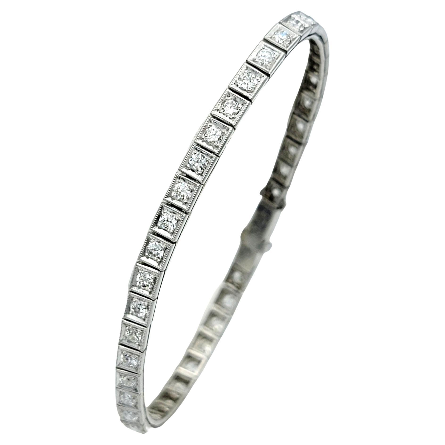 Altes Minenschliff-Diamant-Tennisarmband mit quadratischem Milgrain-Design aus Platin (Zeitgenössisch)