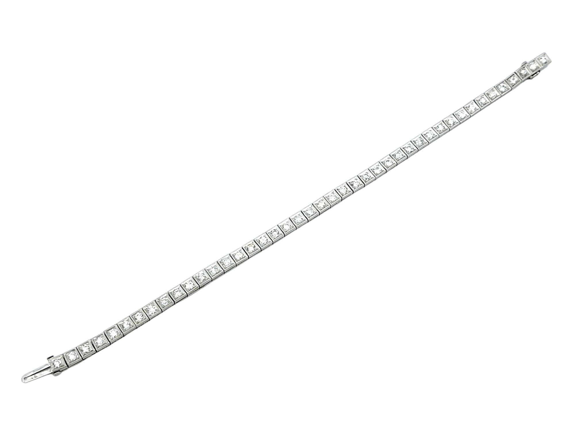 Altes Minenschliff-Diamant-Tennisarmband mit quadratischem Milgrain-Design aus Platin im Zustand „Gut“ in Scottsdale, AZ