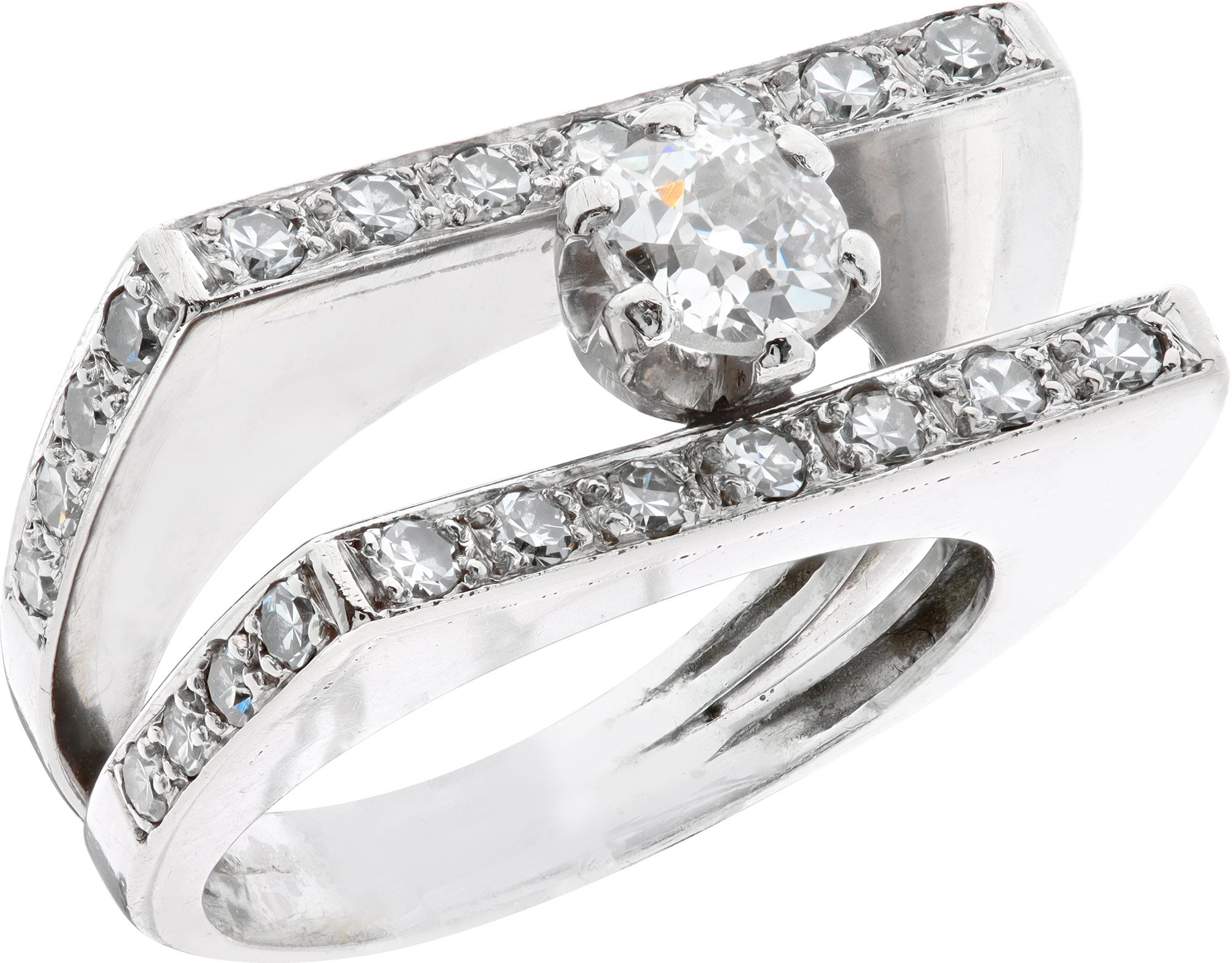Old Mine Cut Diamond White Gold Ring In Excellent Condition For Sale In Surfside, FL