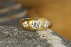 Bague « gitane » à trois pierres en diamants naturels taille « Old Mine Cut »