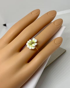 Anello con diamante e smalto a forma di fiore di viola, antico vittoriano, in oro 14 carati