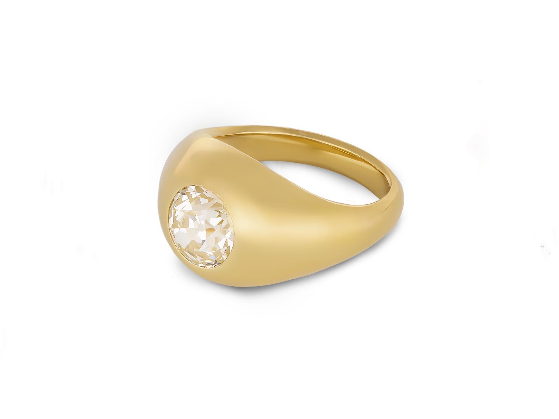 Edwardian Old mine diamond gypsy ring, circa 1900. For Sale