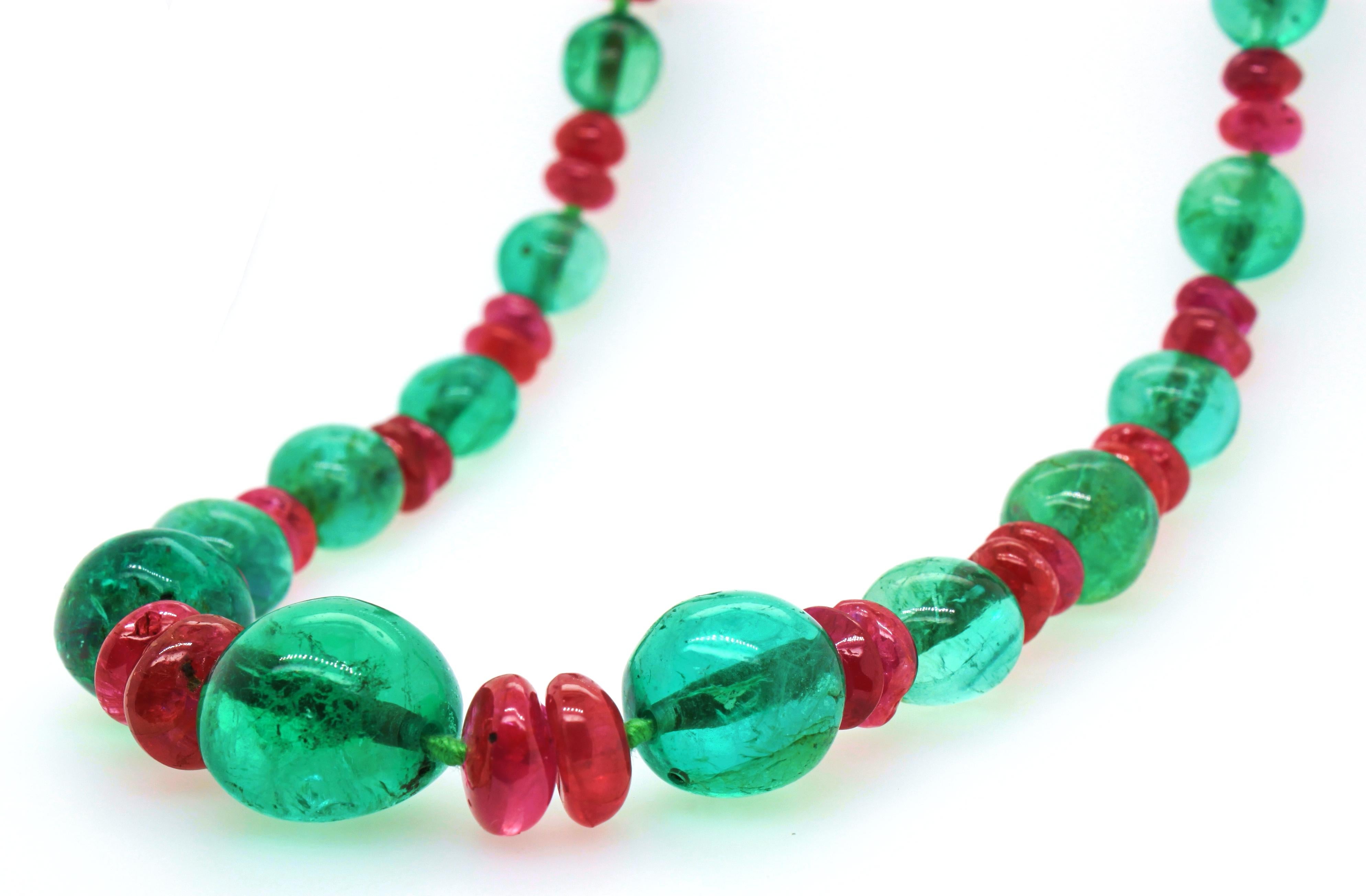 Old-Mine Emerald, Ruby and Diamond Art Deco Necklace, France, ca. 1920s In Excellent Condition In Idar-Oberstein, DE