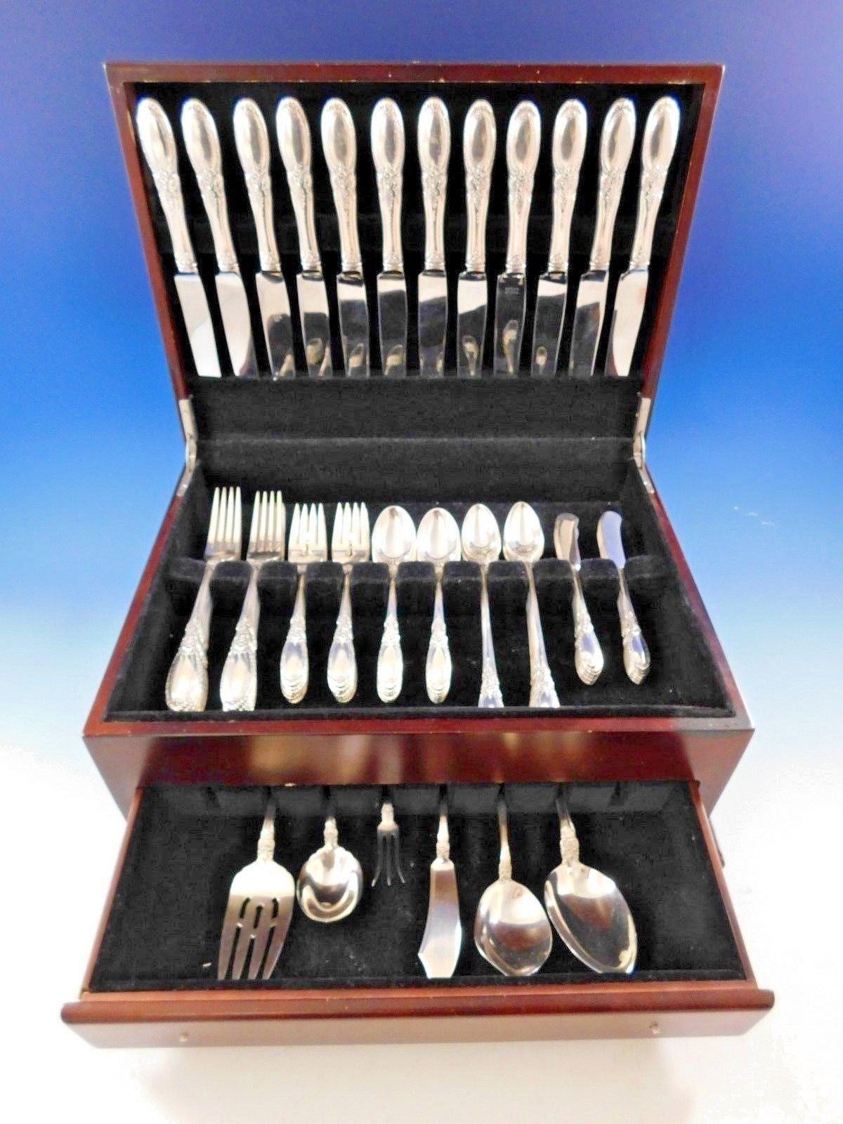 Lovely old mirror by Towle sterling silver flatware set of 78 pieces. This set includes:

12 dinner knives, 9 3/4
