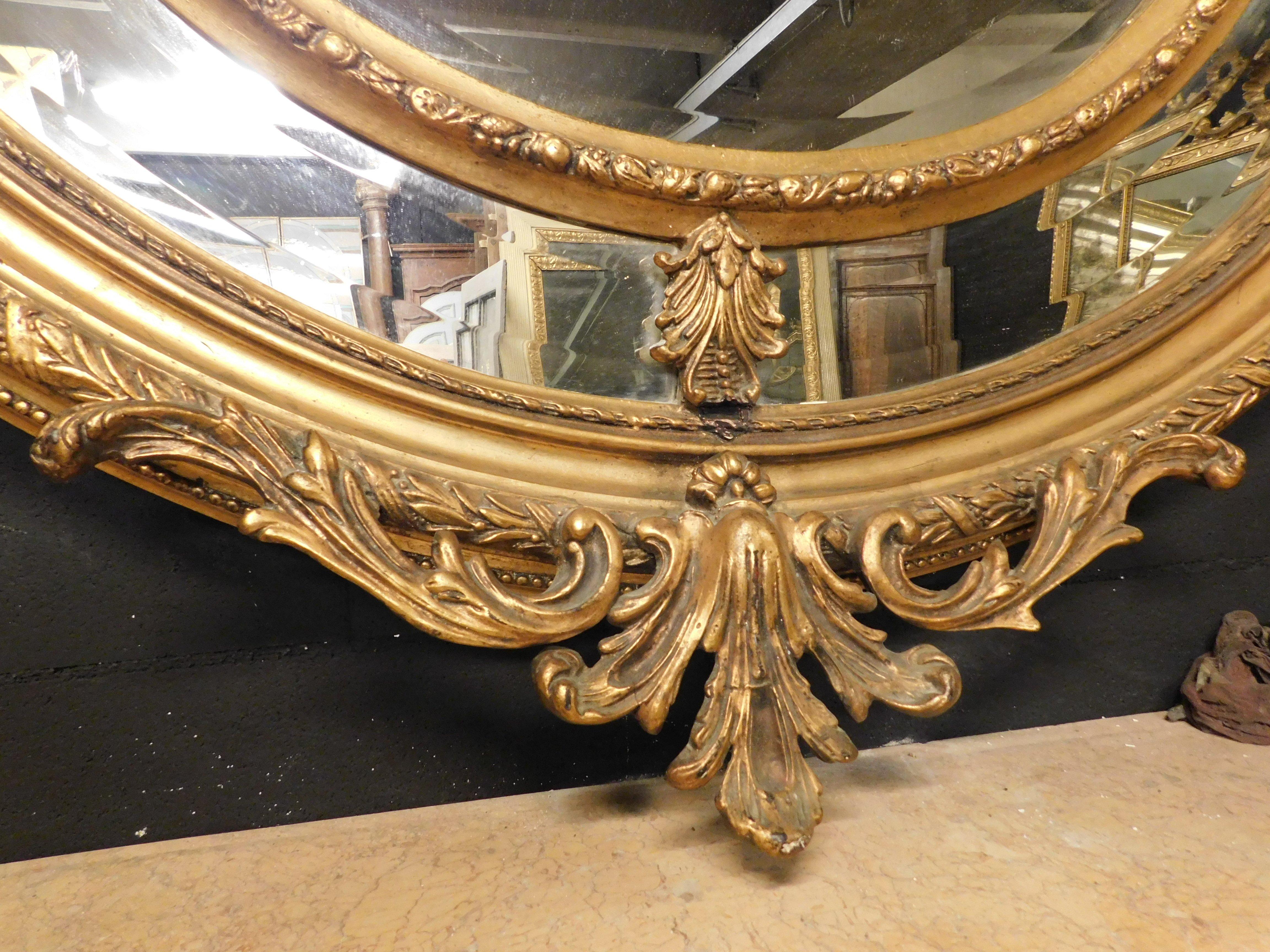 Old Mirror aus vergoldetem und reich geschnitztem Holz, Frankreich im Zustand „Gut“ im Angebot in Cuneo, Italy (CN)