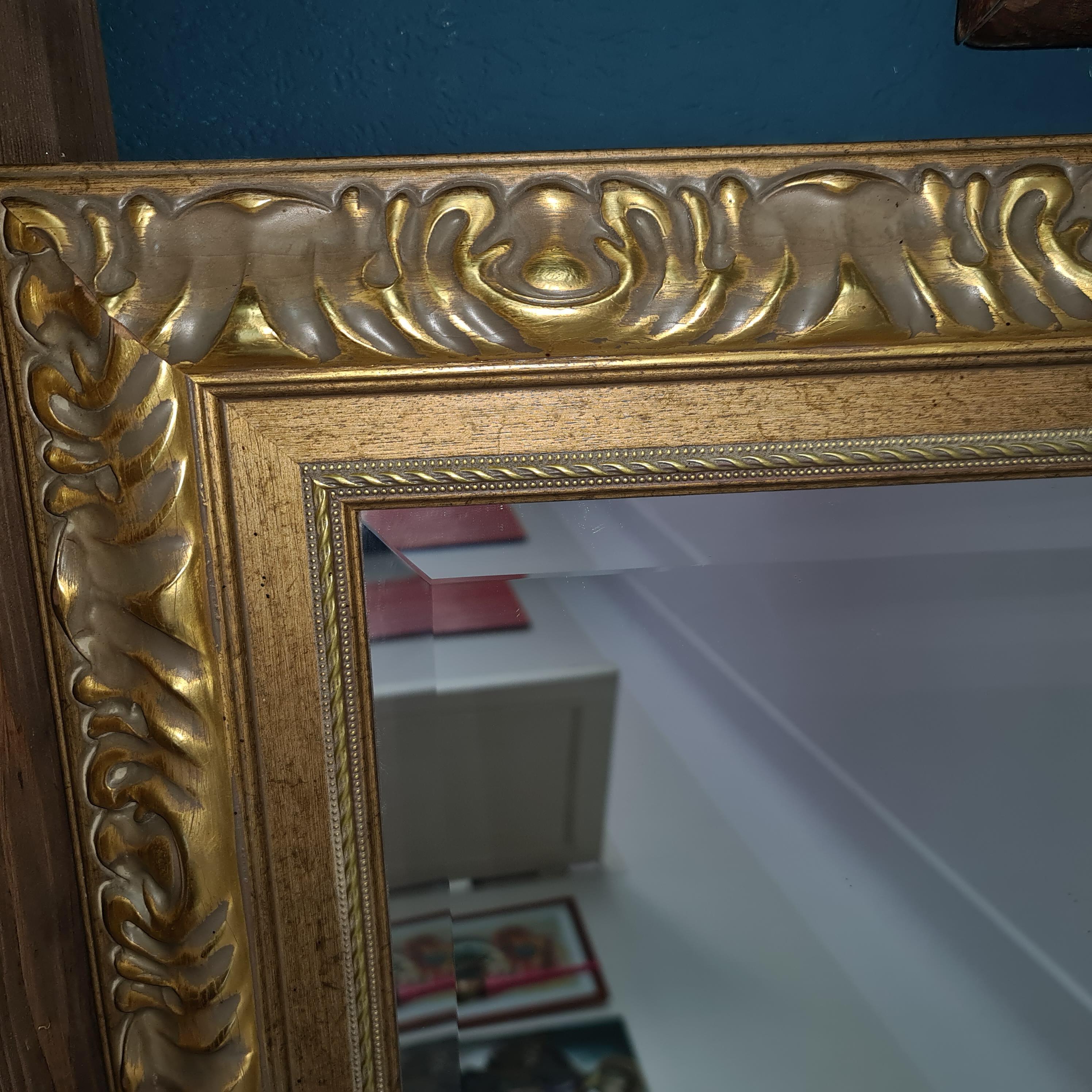 Français ancien miroir en bois doré style baroque 19ème en vente