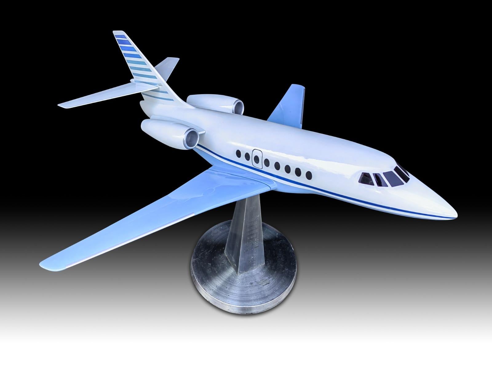 20ième siècle Ancienne maquette d'un avion privé Falcon, 20e siècle en vente