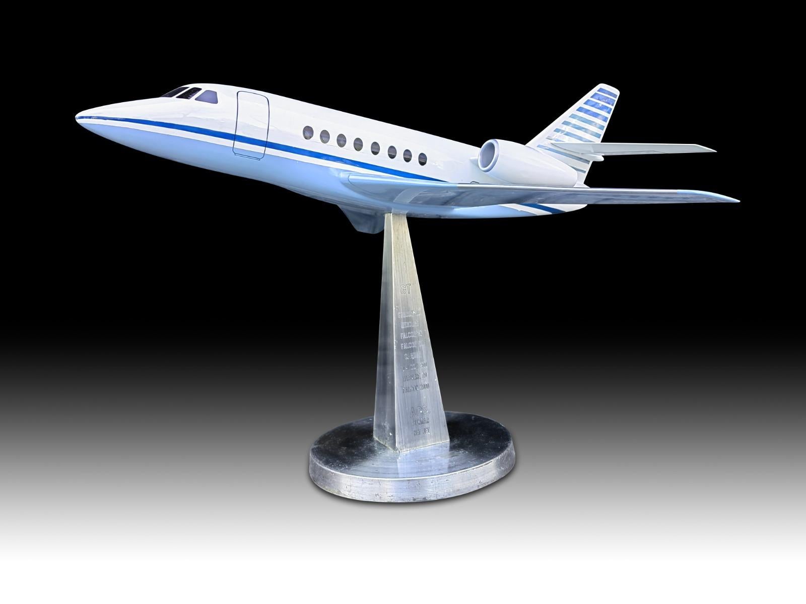 Old Model of a Private Plane Falcon, 20th Century In Good Condition For Sale In Madrid, ES