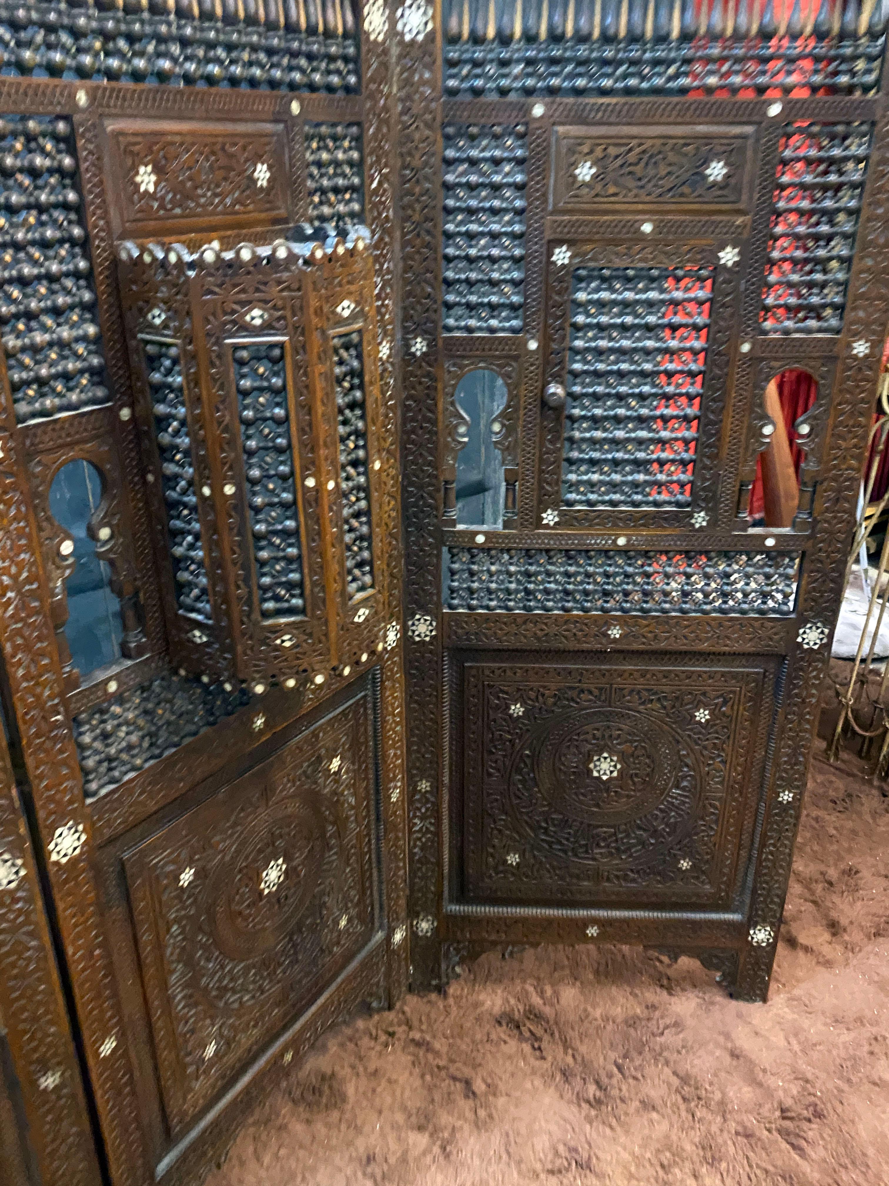 Hand-Carved old  moorish  moucharabieh screen, with several openings For Sale