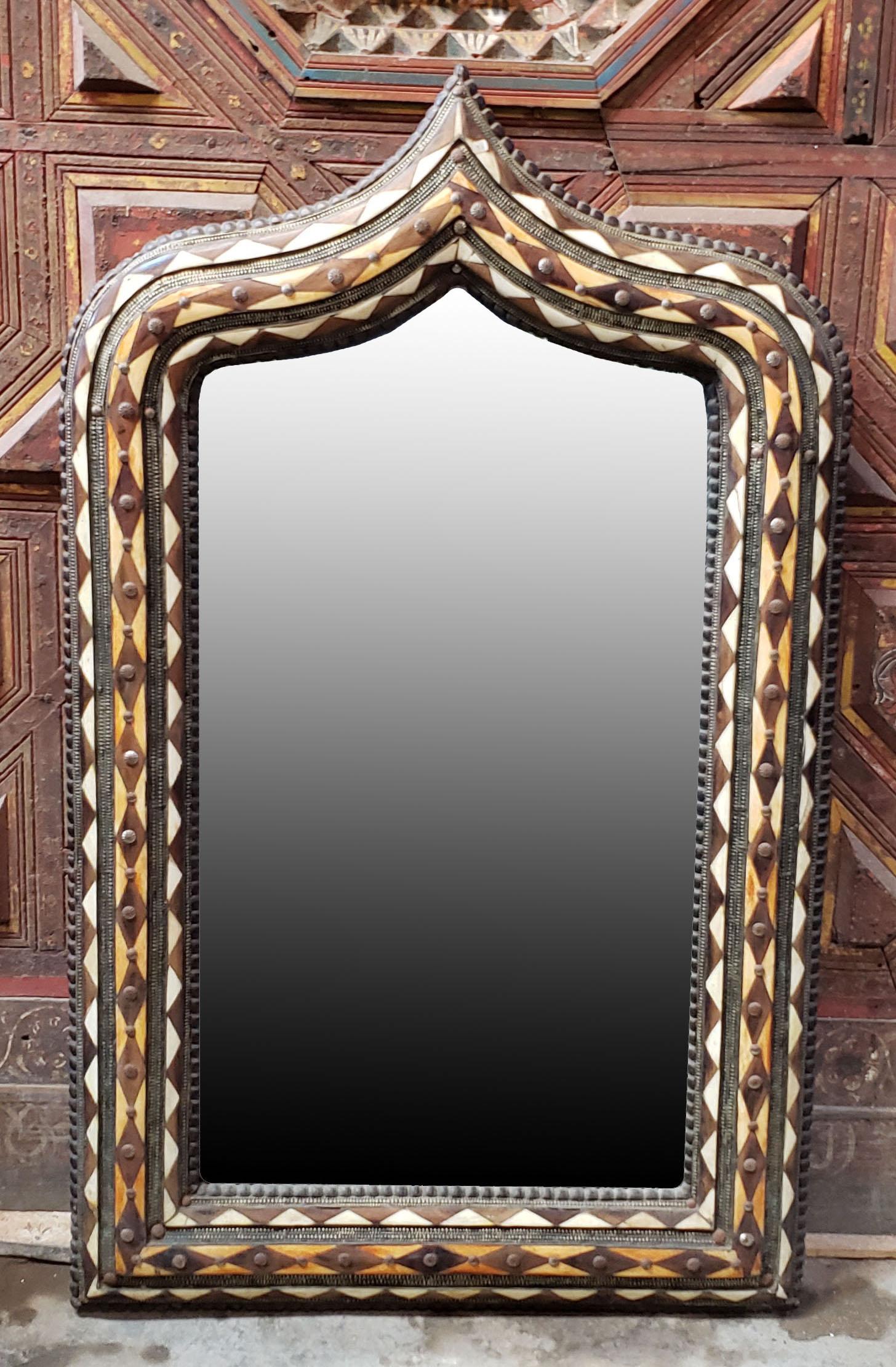 Mid-20th Century Old Moroccan Arched Camel Bone Mirror, MD26