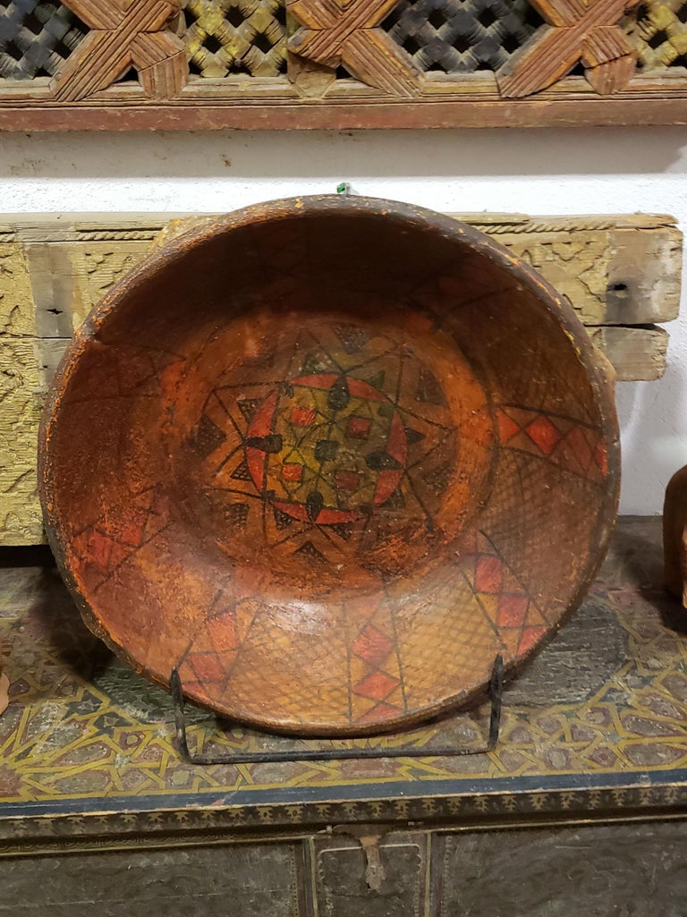 Old Moroccan Hand Painted Wooden Plate, Antique Red For Sale 3