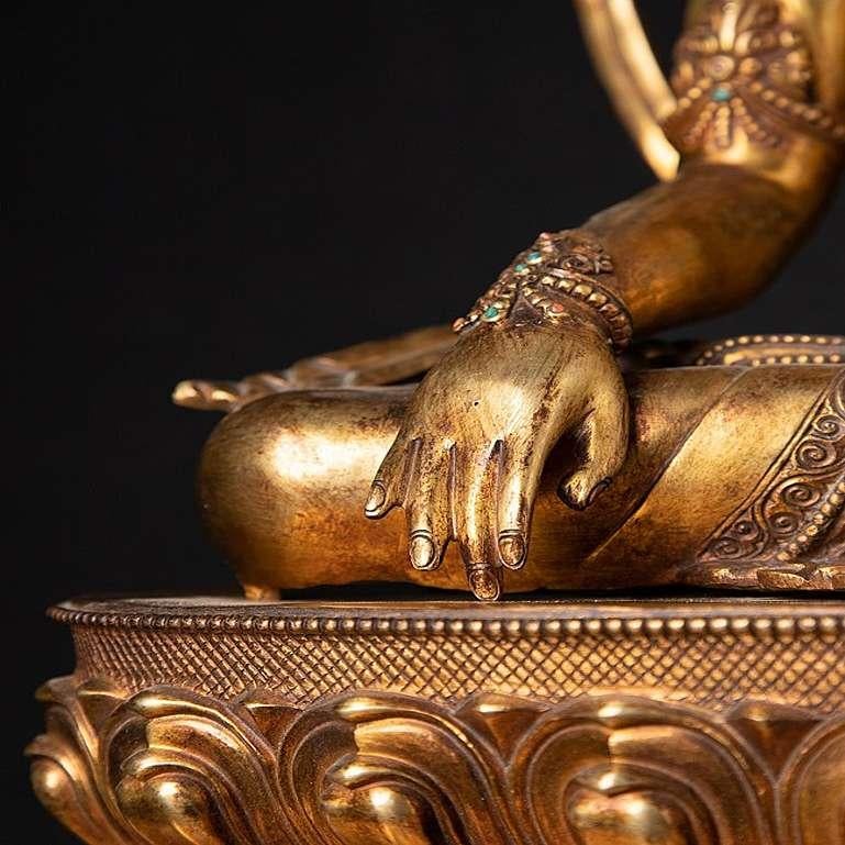 Ancienne statue de Bouddha népalaise couronnée en bronze, du Népal en vente 13