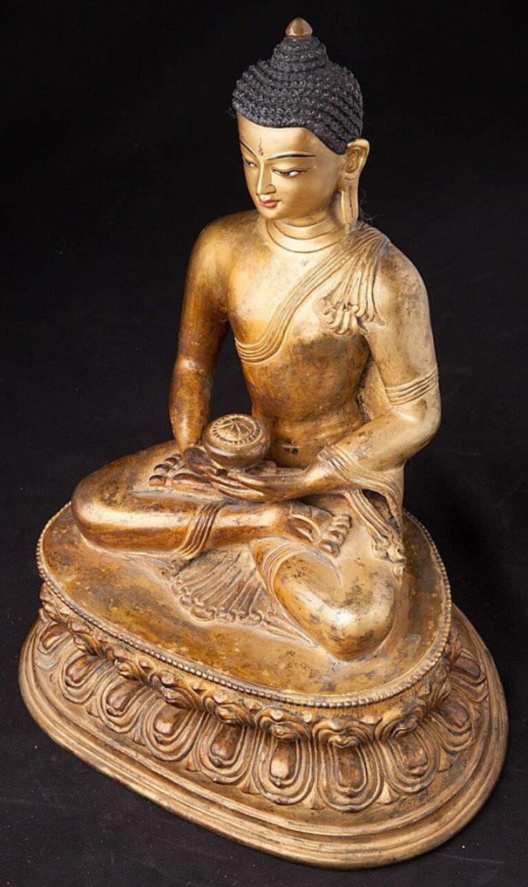 Vieille statue de Bouddha népalais du Népal  Bouddhas originaux en vente 6
