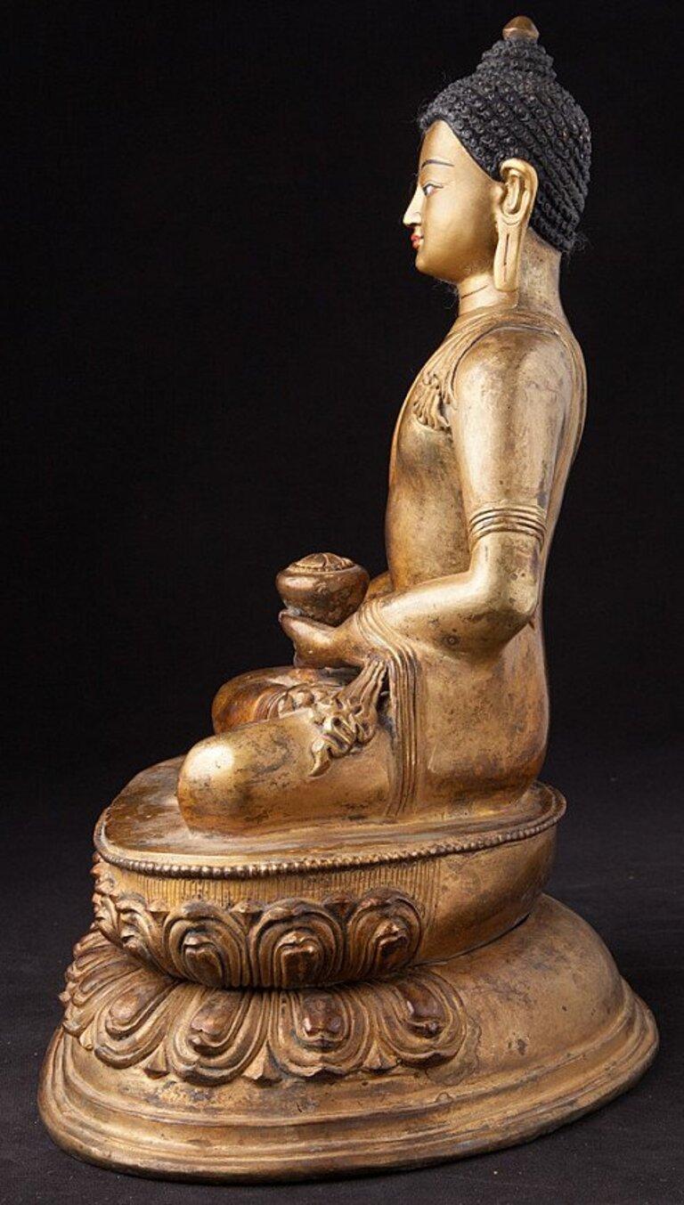 Old Nepali Buddha Statue from Nepal Original Buddhas In Good Condition For Sale In DEVENTER, NL
