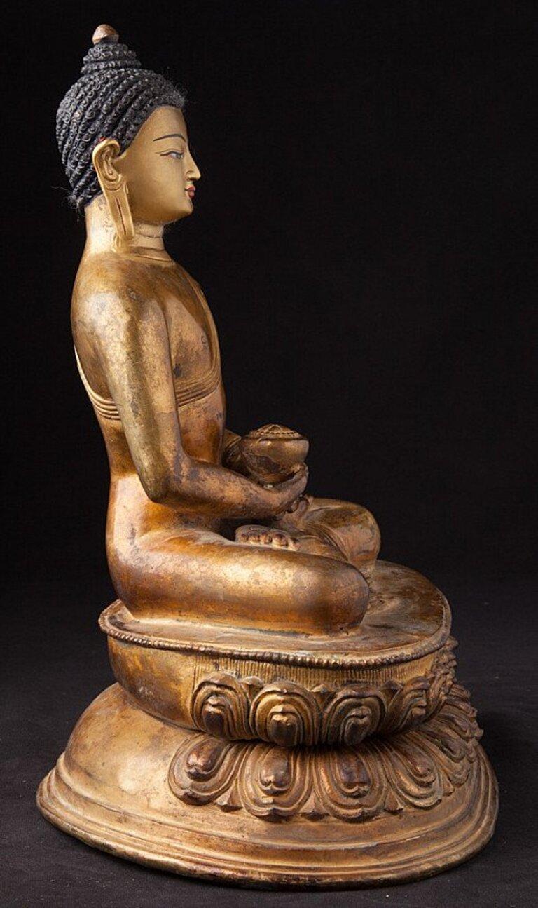 Vieille statue de Bouddha népalais du Népal  Bouddhas originaux en vente 1