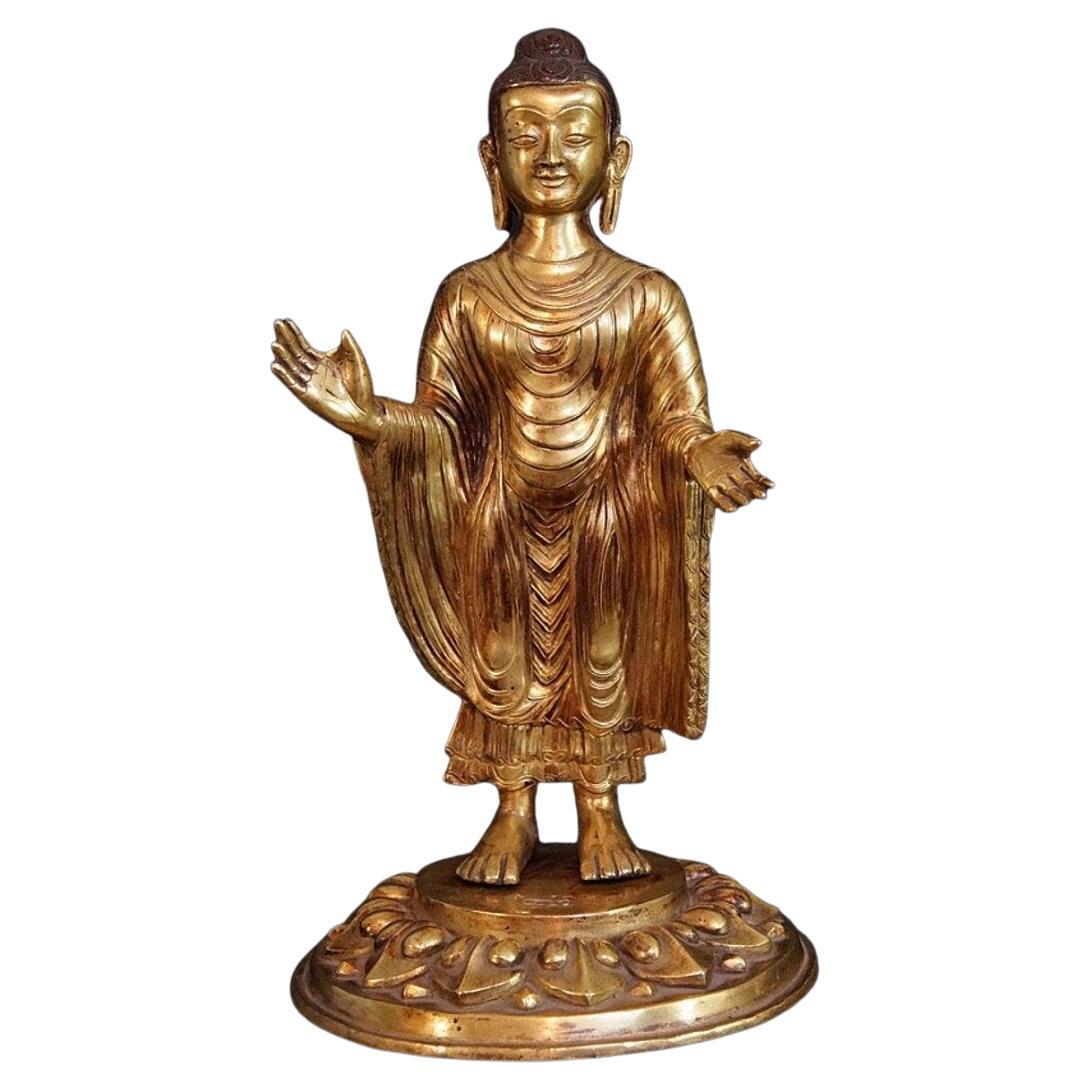 Vieille statue de Bouddha népalais du Népal  Bouddhas originaux