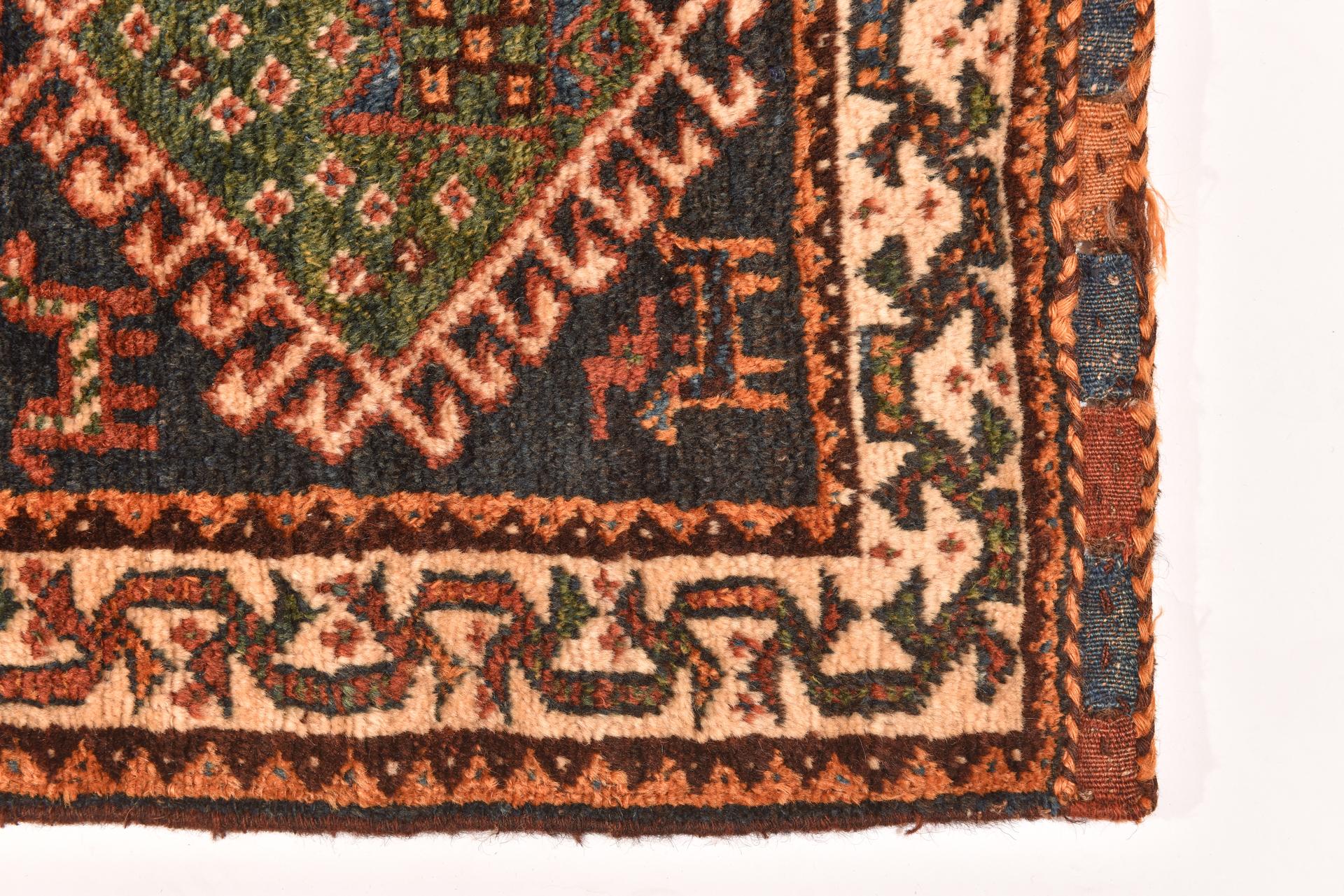 Old Nomadic Orientalischer Teppich (20. Jahrhundert) im Angebot