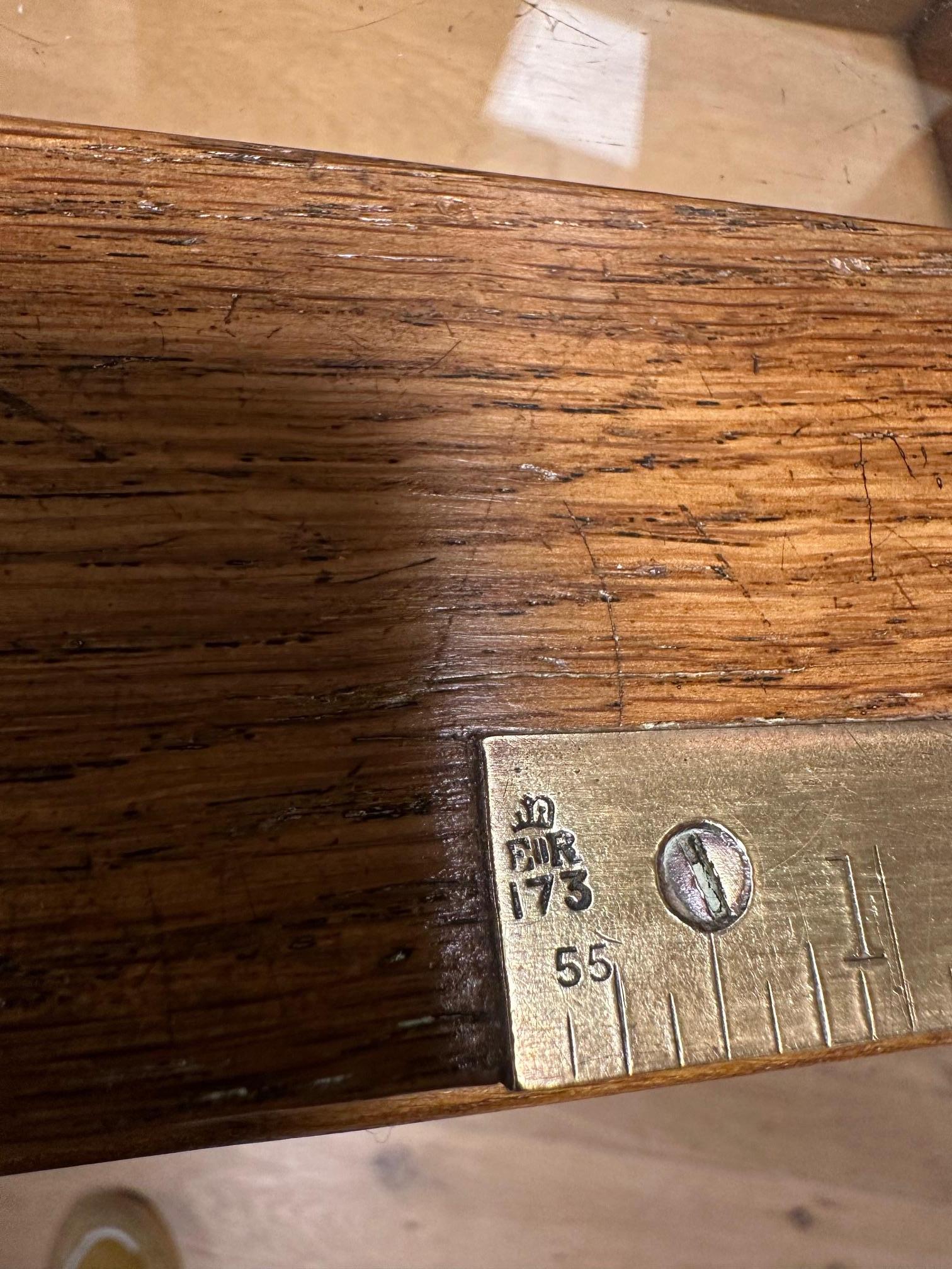 Old oak counter/display case with 24 drawers In Good Condition For Sale In BEEKBERGEN, NL