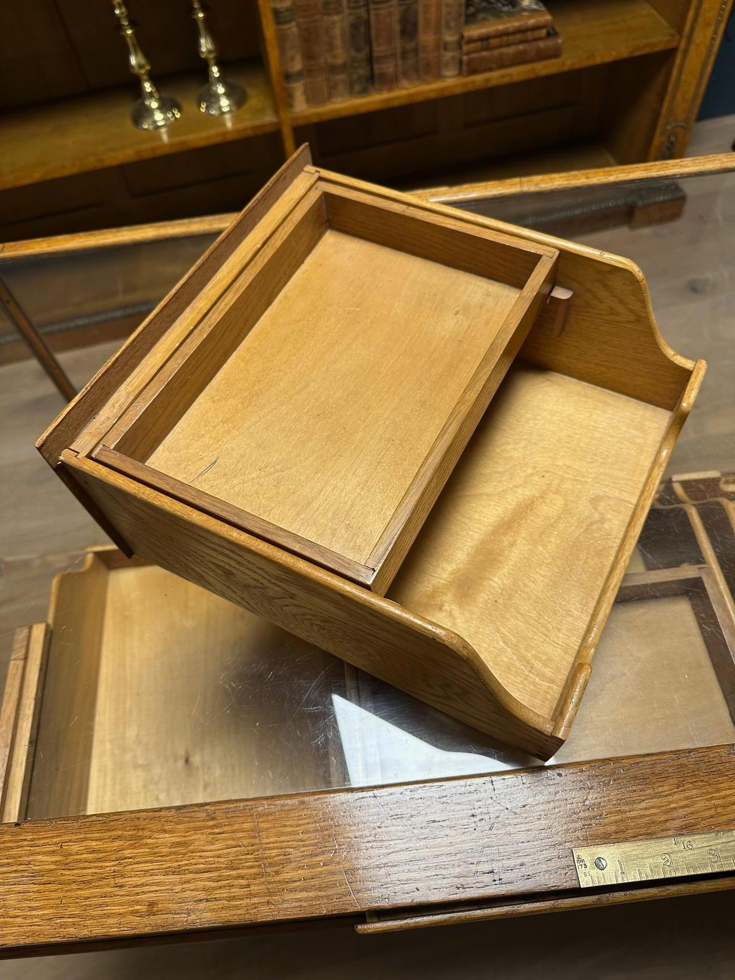 Old oak counter/display case with 24 drawers For Sale 2