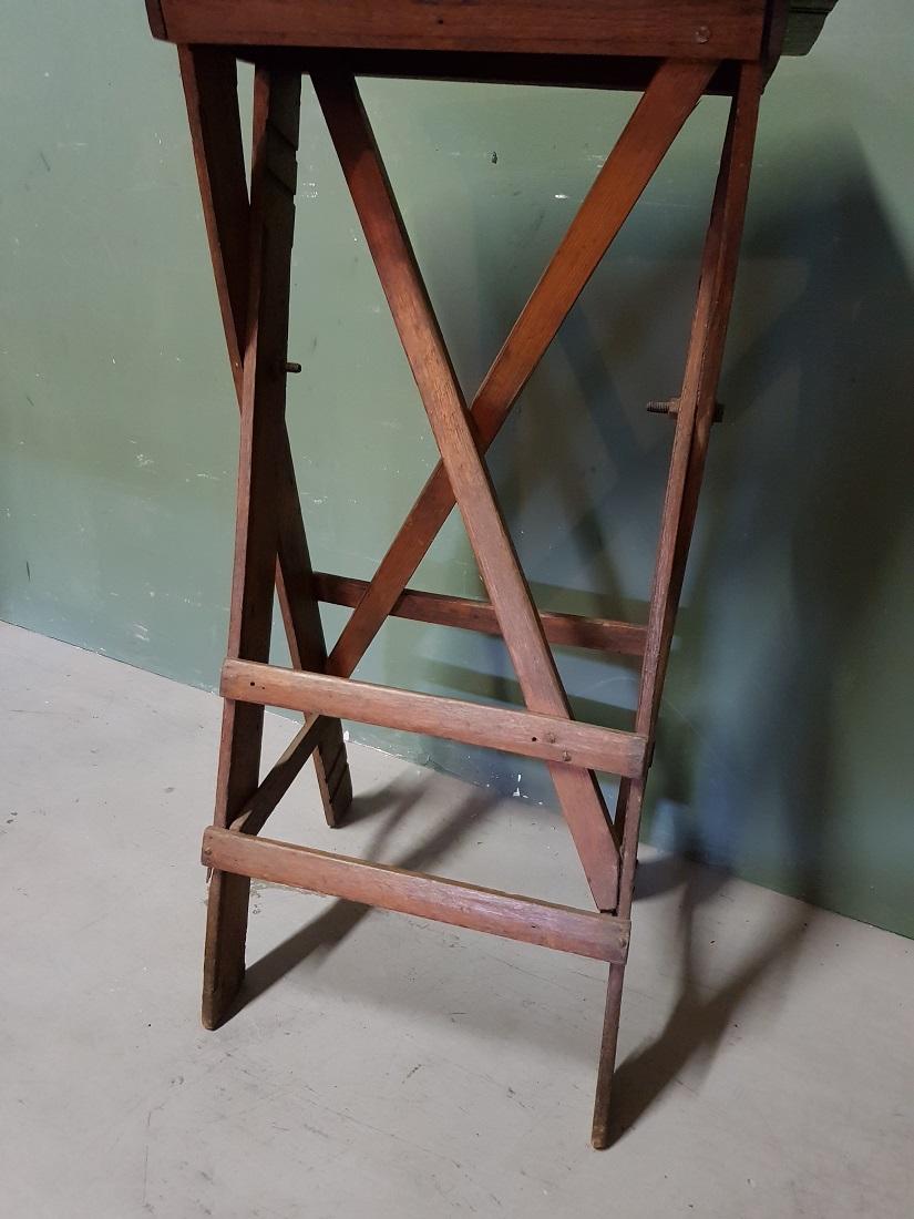 Old Oak Wooden Small Work Table, Now Fantastic as a Pedestal for a Art Object In Good Condition For Sale In Raalte, NL