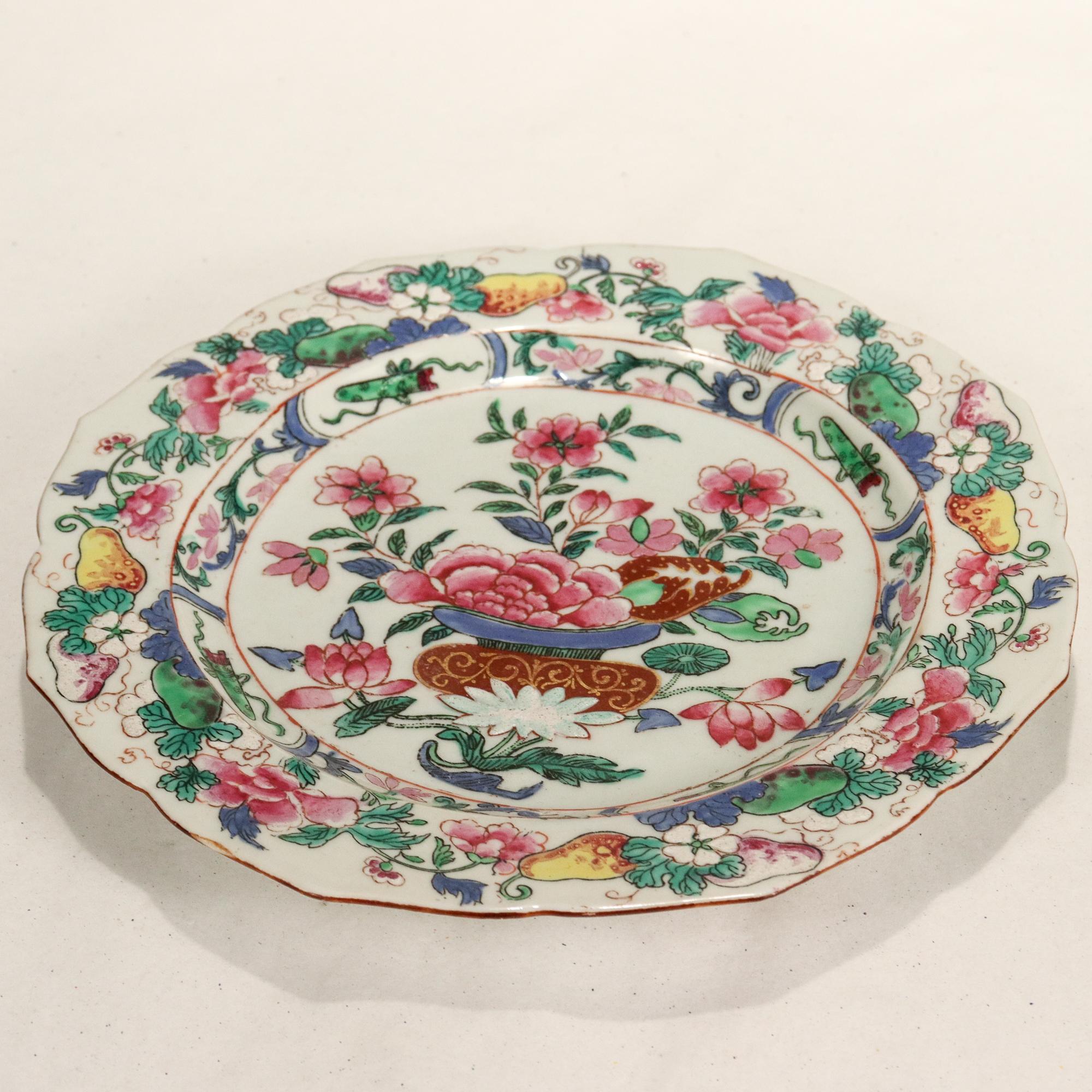 Old or Antique Chinese Export Famille Rose Plate with Basket of Flowers  For Sale 4