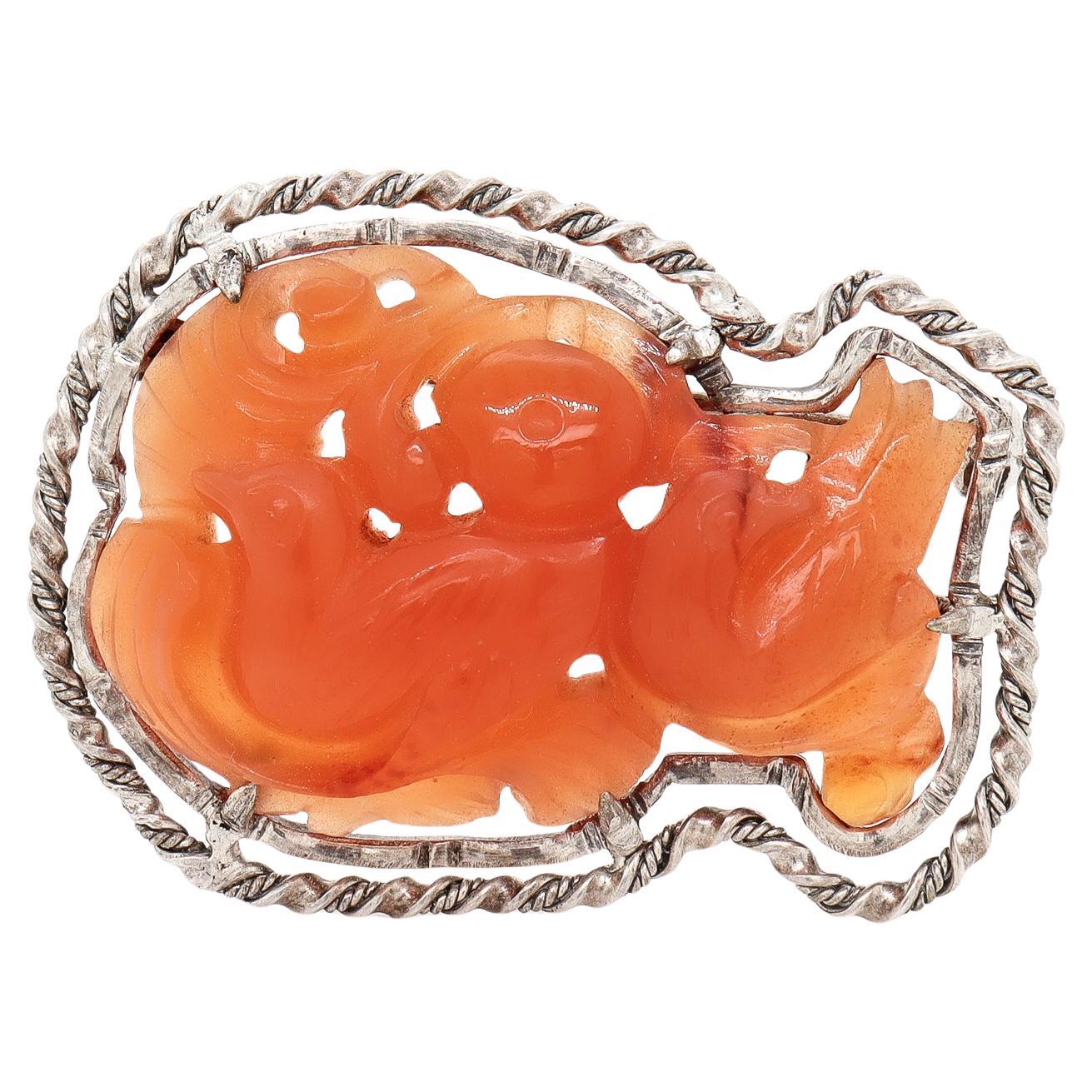 Old or Antique Chinese Solid Silver 
Carved Carnelian Bird Brooch en venta