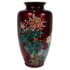 Vase Ginbari japonais ancien ou antique en émail cloisonné avec décoration florale