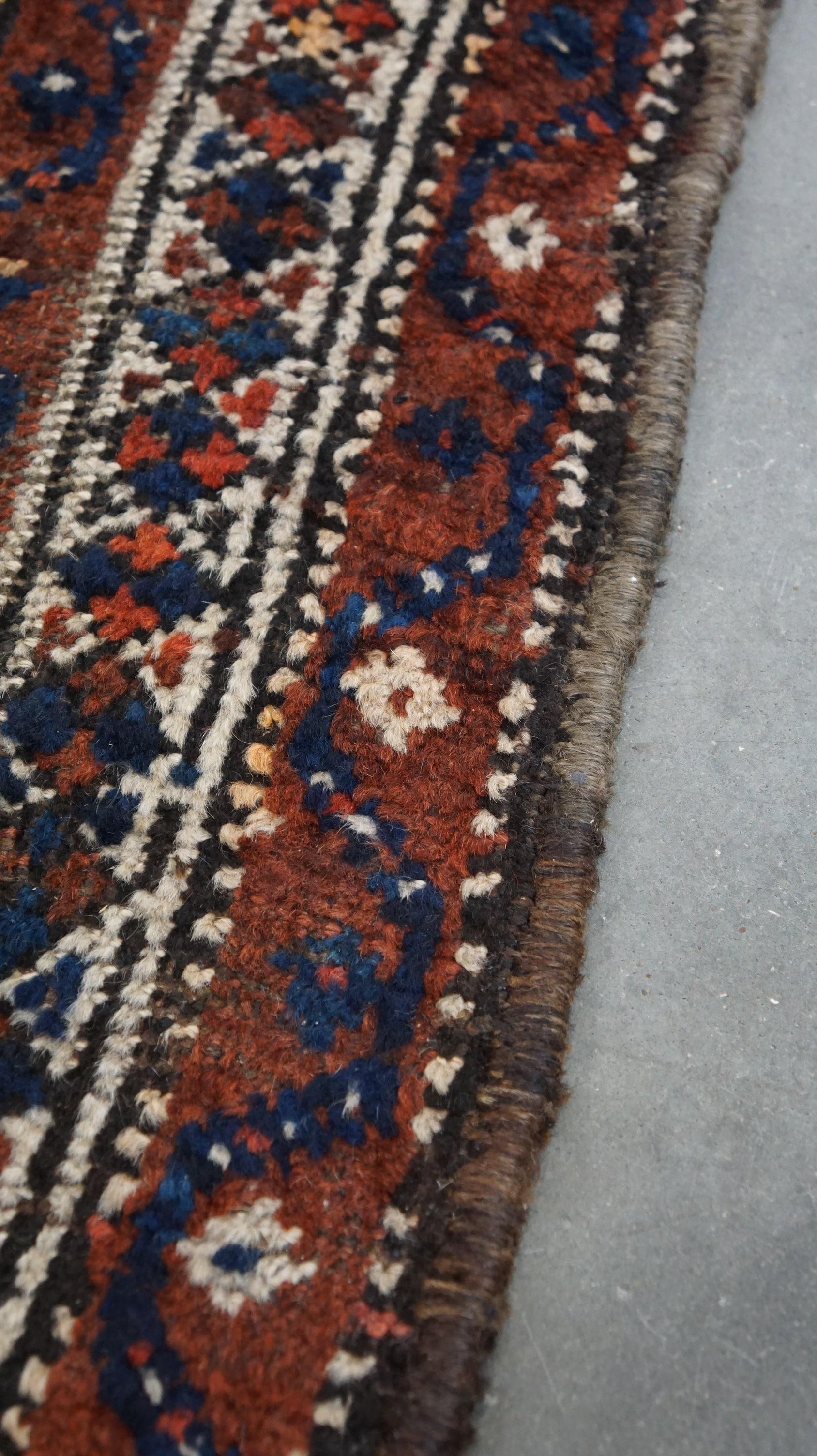 Cotton Old oriental rug with beautiful colors and a nice vintage look 155x112 cm For Sale