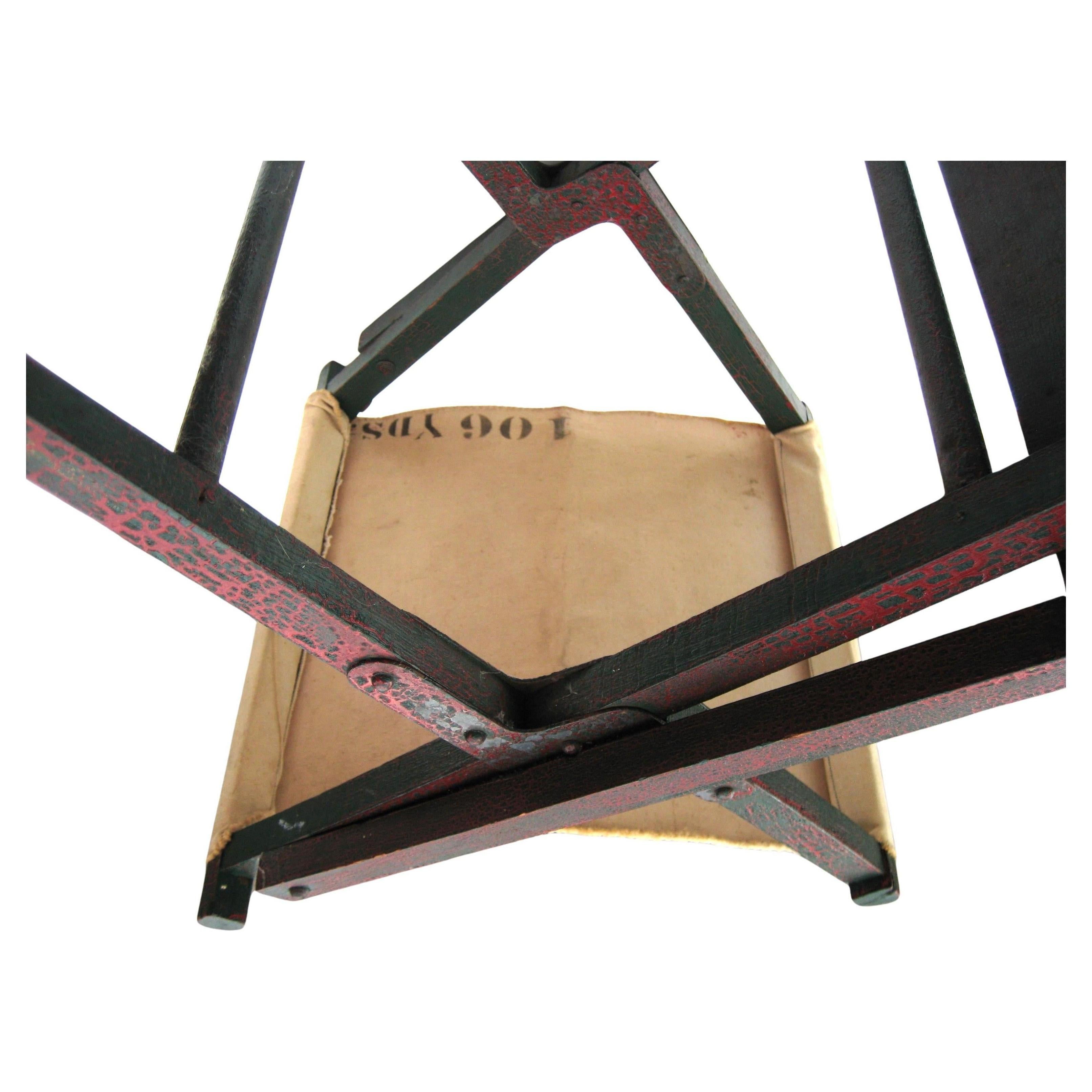 Old Painted Wood & Riveted Metal Campaign Style Klappbarer Stuhl / Hocker aus Holz im Angebot 2