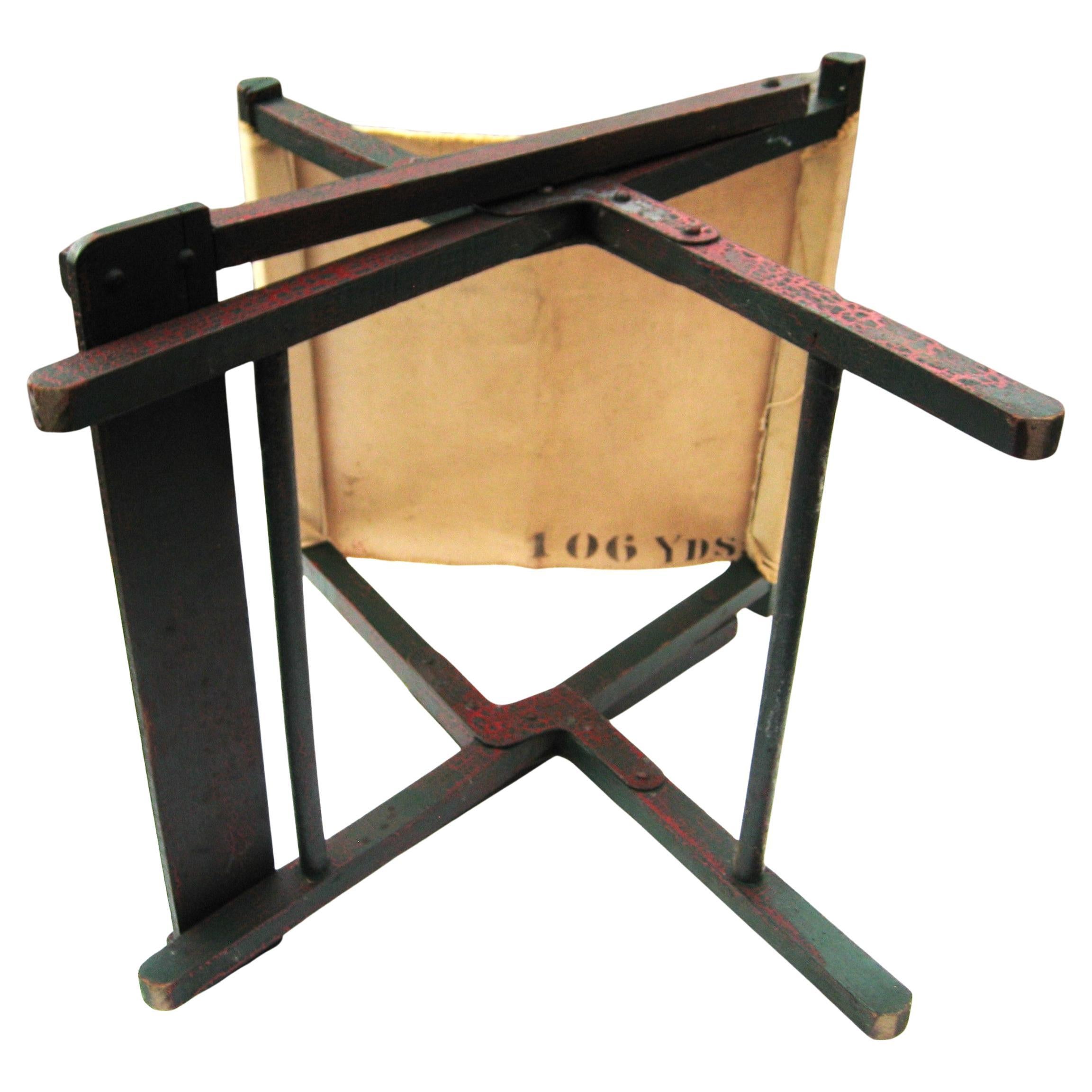Old Painted Wood & Riveted Metal Campaign Style Klappbarer Stuhl / Hocker aus Holz im Angebot 1
