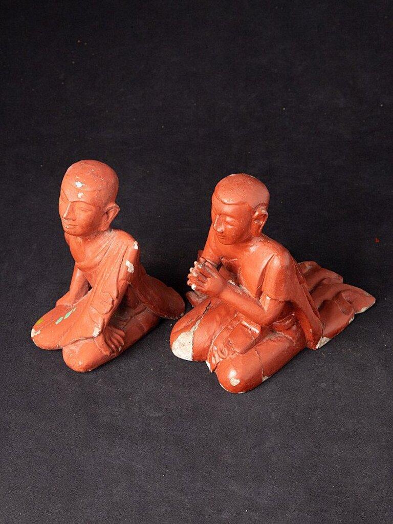 Old pair of monk statues from Burma For Sale 8